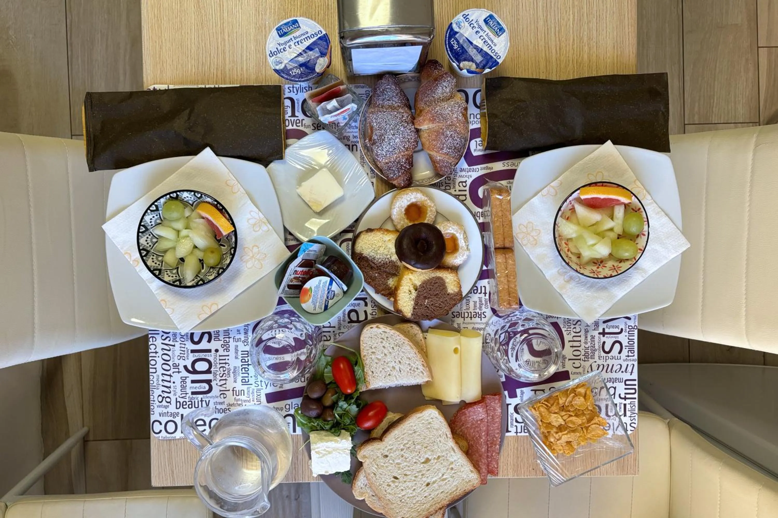 Food and drinks in B&B Island Tropea -Sea View Rooms & Suites-