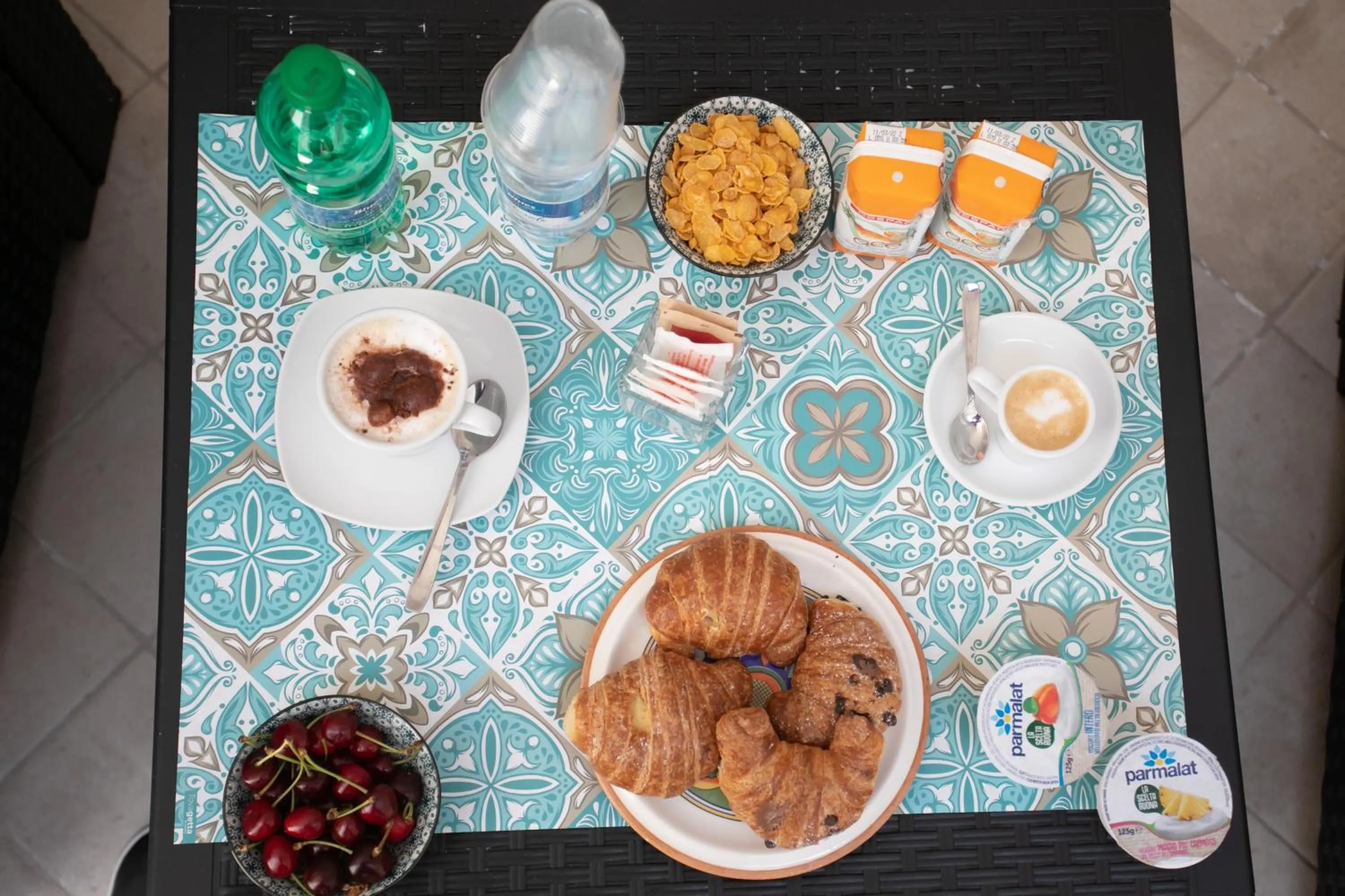 Food and drinks in B&B Island Tropea -Sea View Rooms & Suites-