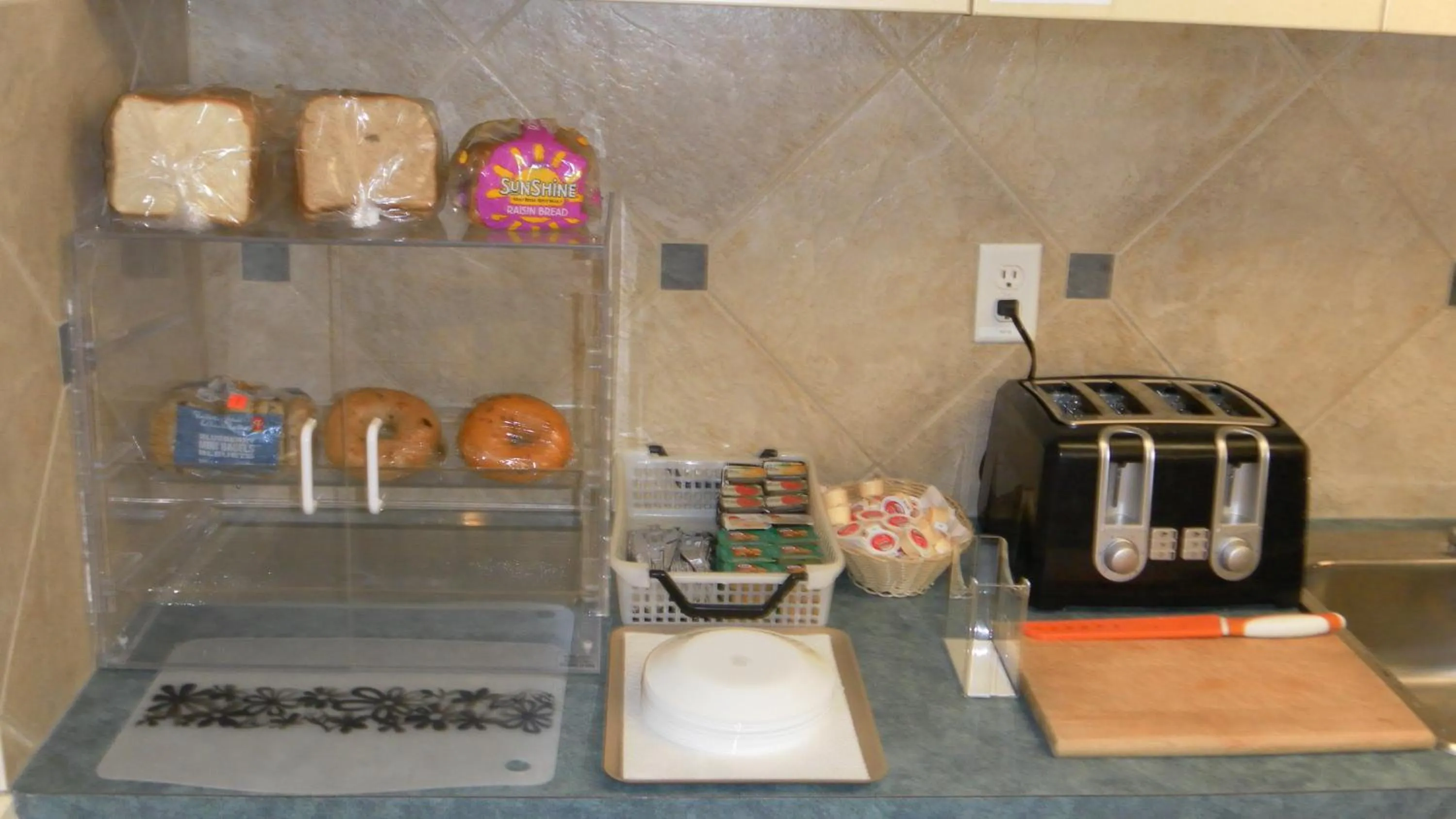 Continental breakfast in Stampeder Inn