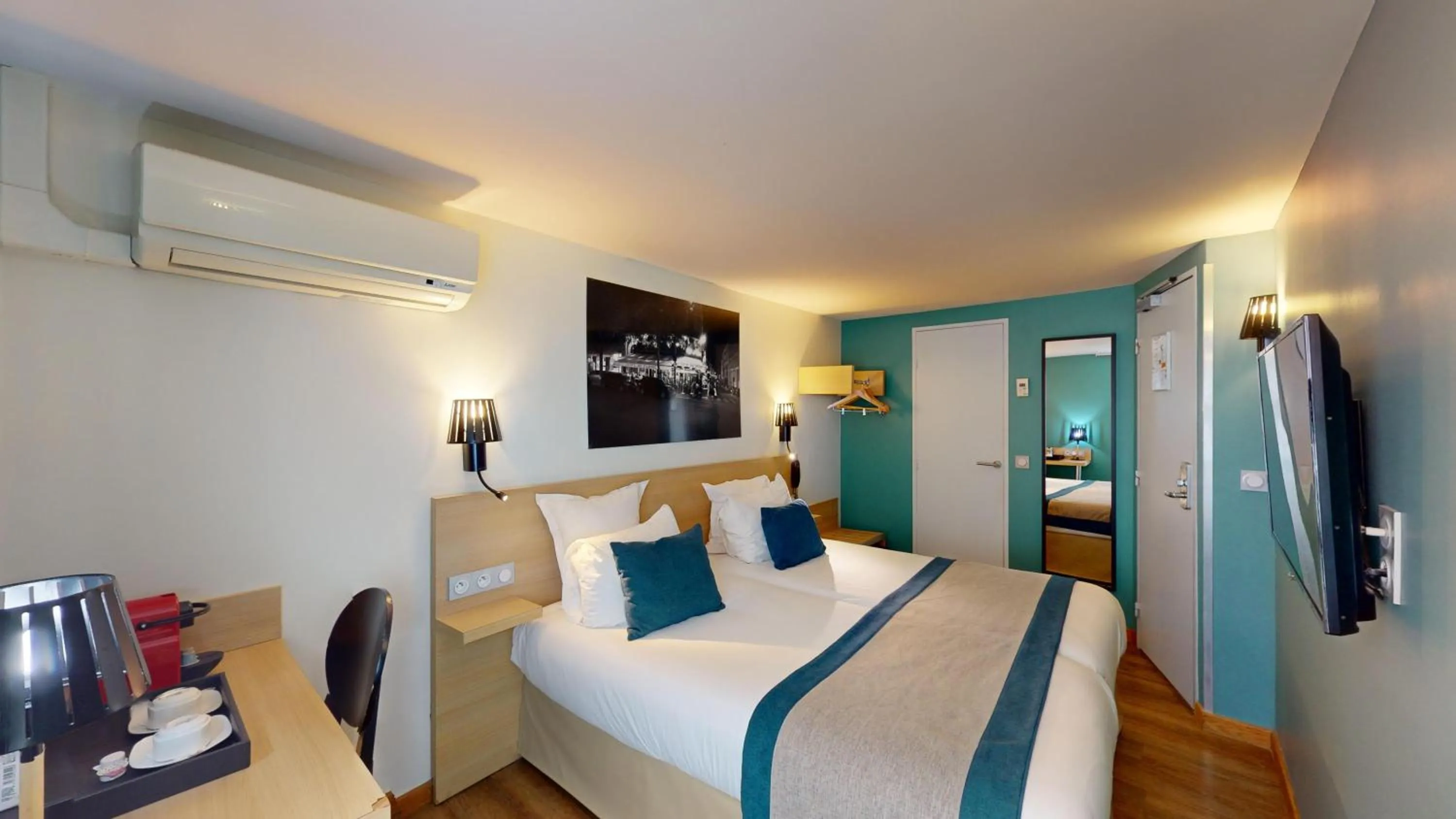 Bedroom, Bed in Best Western Hotel Opéra Drouot