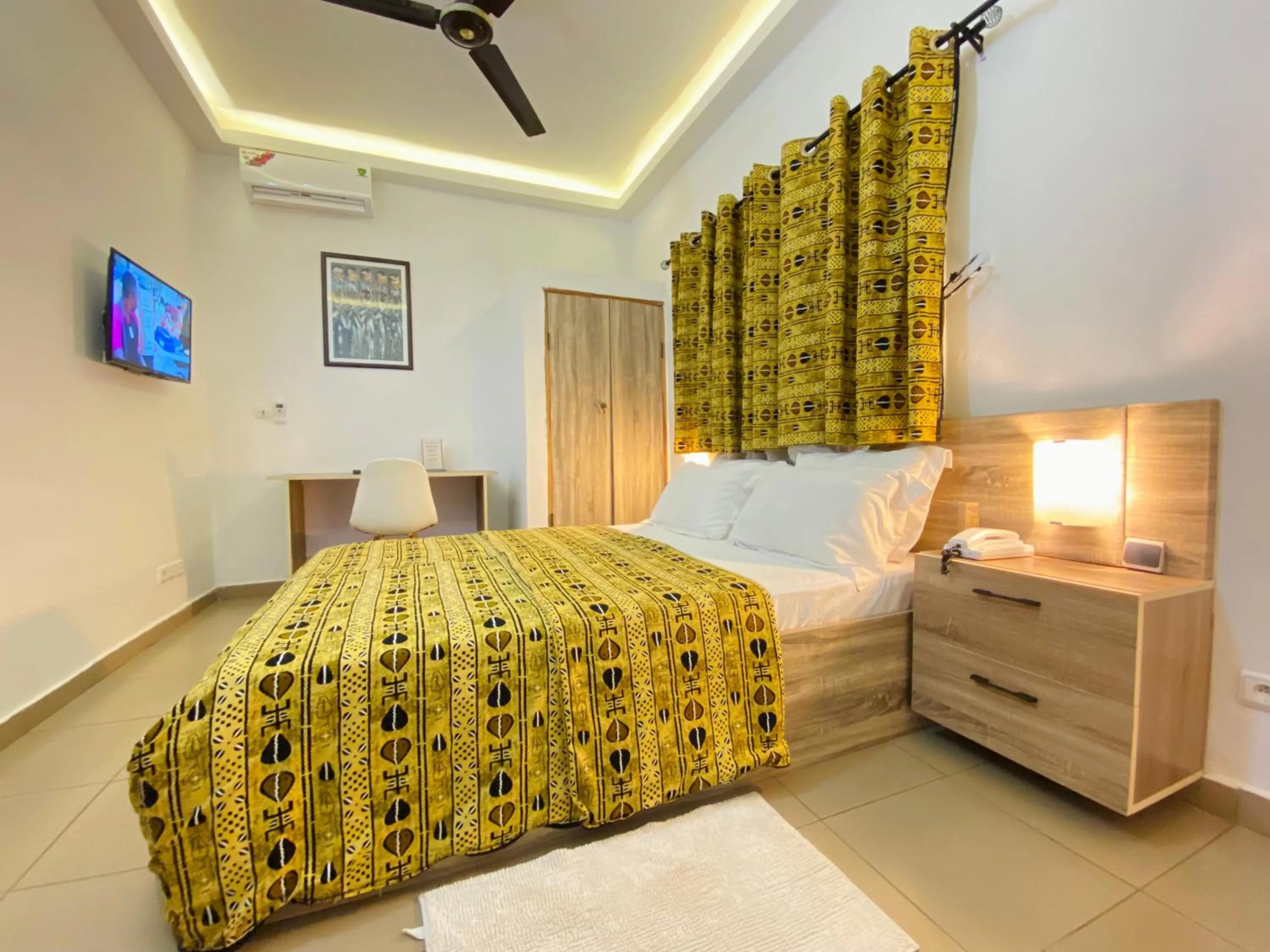 Photo of the whole room, Bed in GRACE LODGE