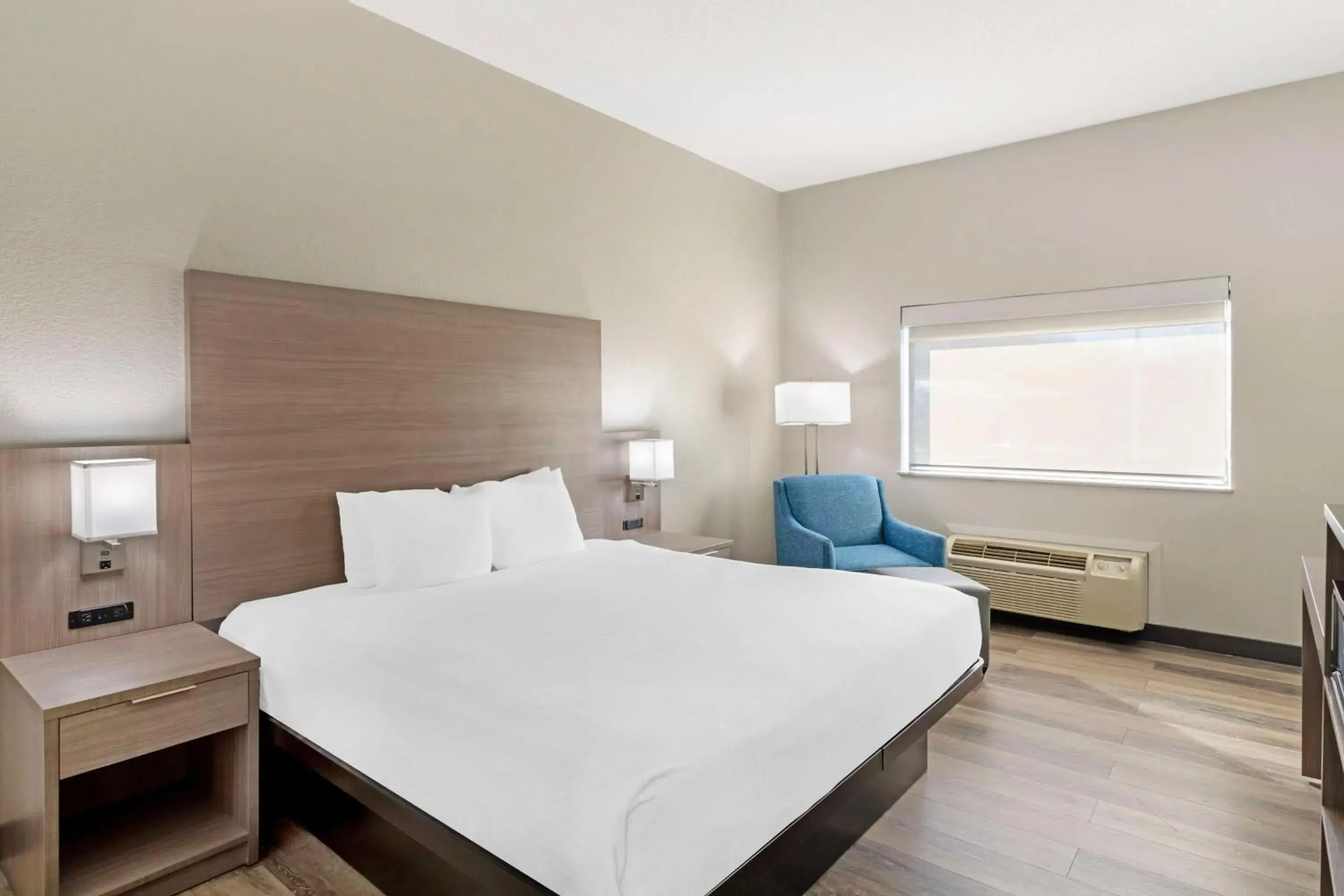 King Room with Walk-In Shower - Mobility Accessible in Best Western of Wise King Room with Walk-In Shower - Mobility Accessible in Best Western of Wise