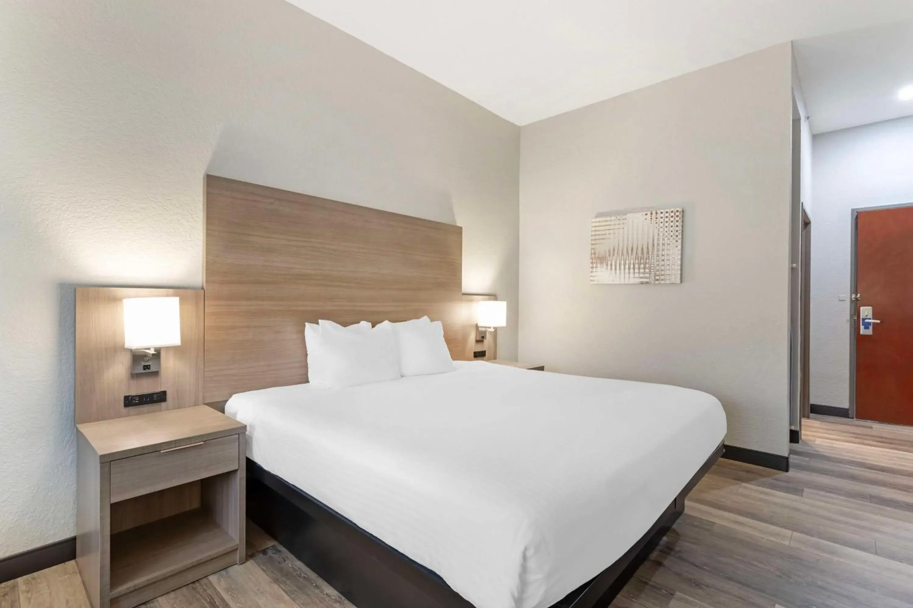 King Room With Walk-In Shower - Non-Smoking in Best Western of Wise King Room With Walk-In Shower - Non-Smoking in Best Western of Wise