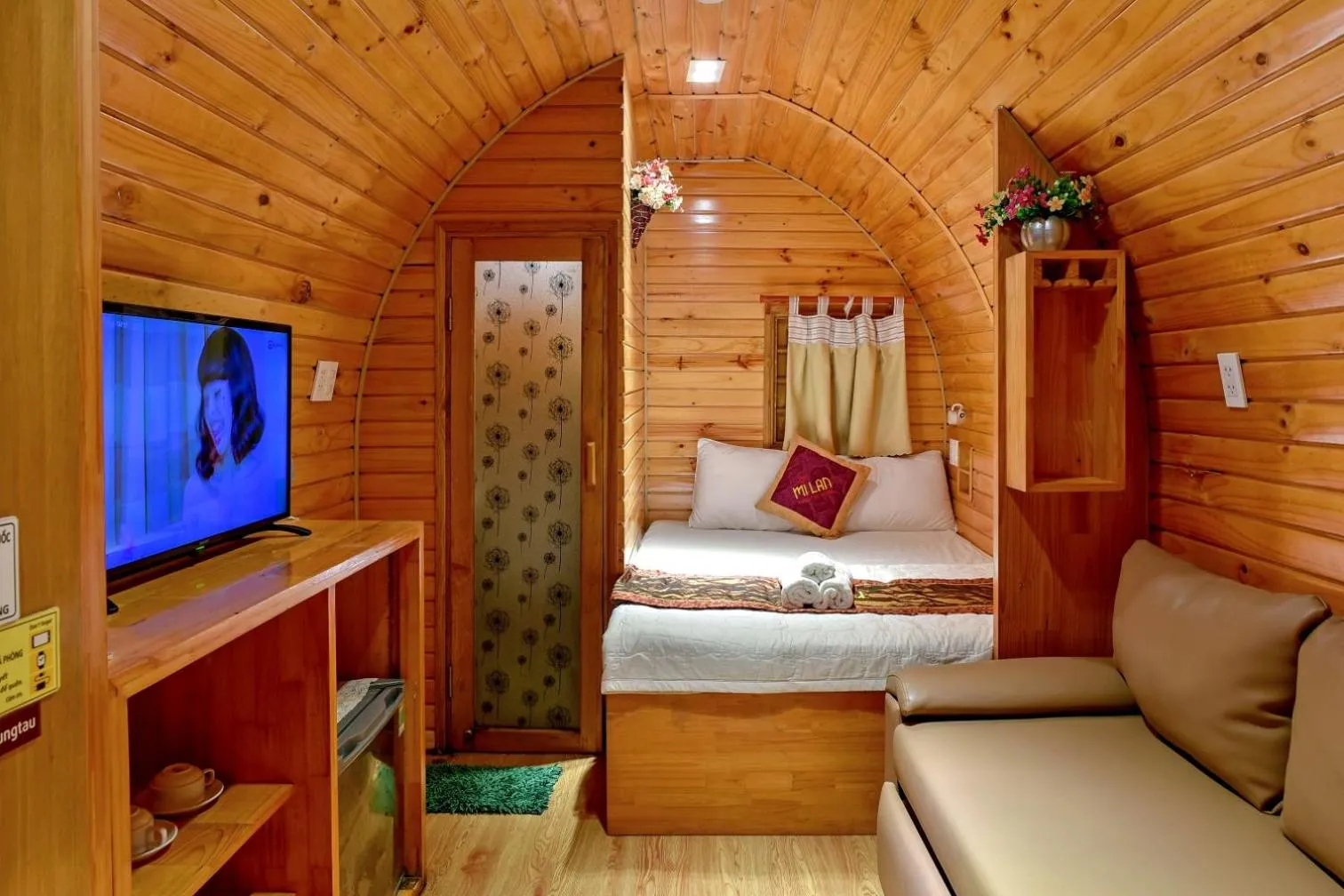 Photo of the whole room, Bed in Mi Lan Boutique Resort