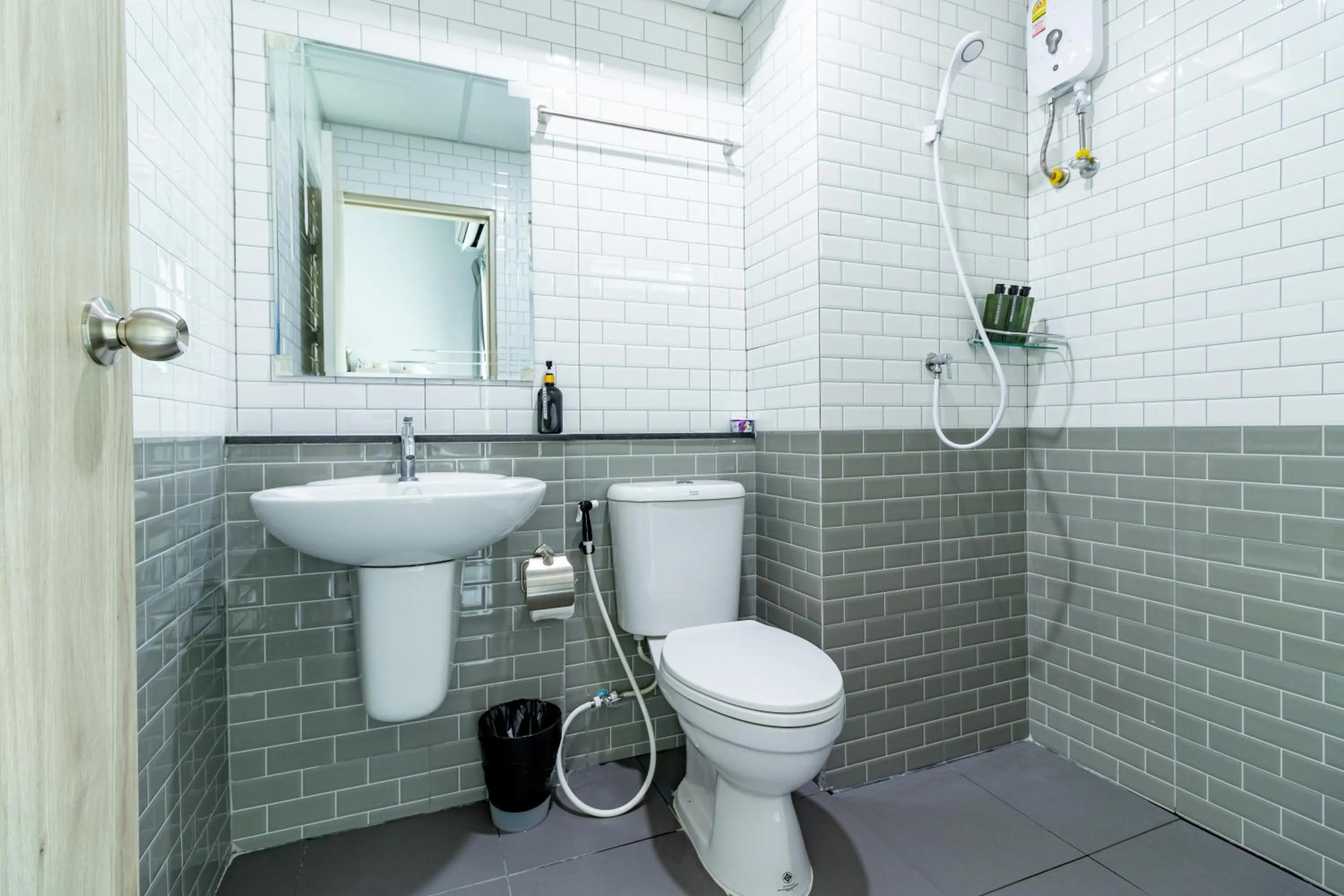 Shower in BeWish Residence Bangphlat