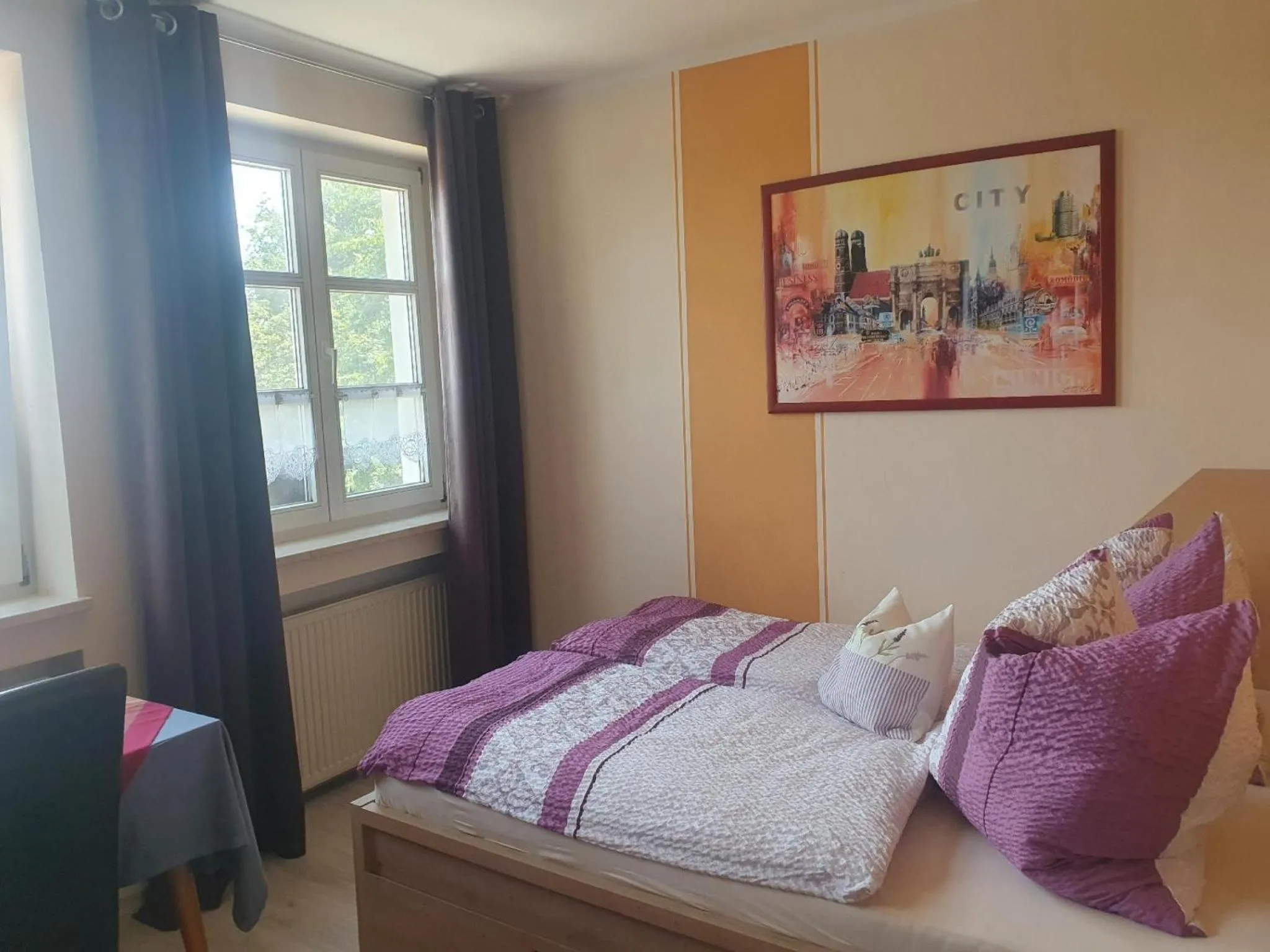 Bedroom, Bed in Wallfahrts-Gaststätte Heilbrünnl