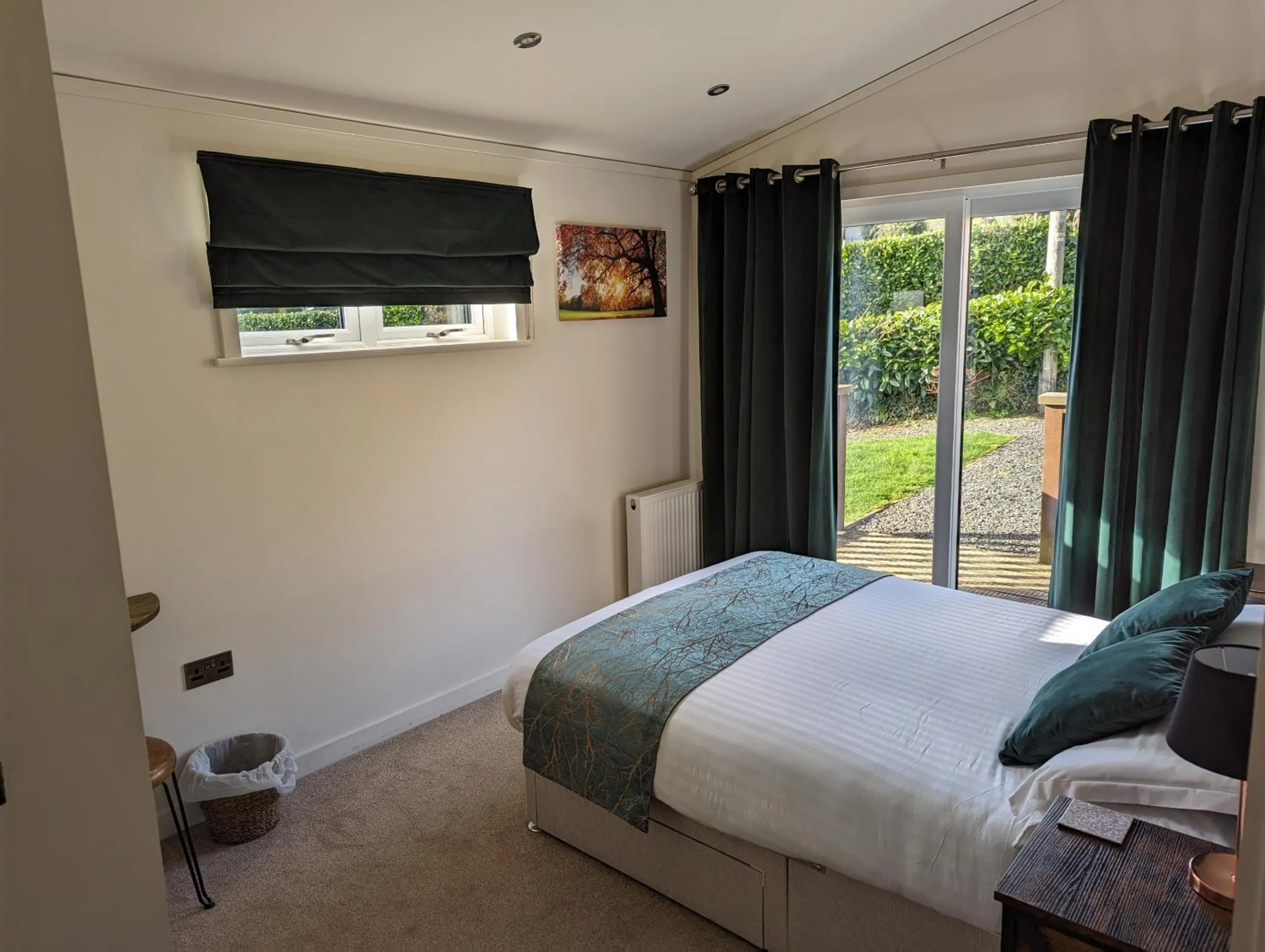 Bedroom, Bed in Great Trethew Hotel - Self Catering Lodges - Bar & Restaurant