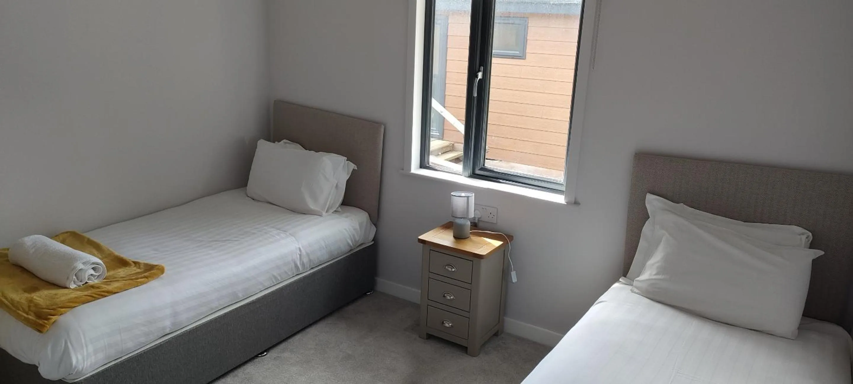 Bedroom, Bed in Great Trethew Hotel - Self Catering Lodges - Bar & Restaurant