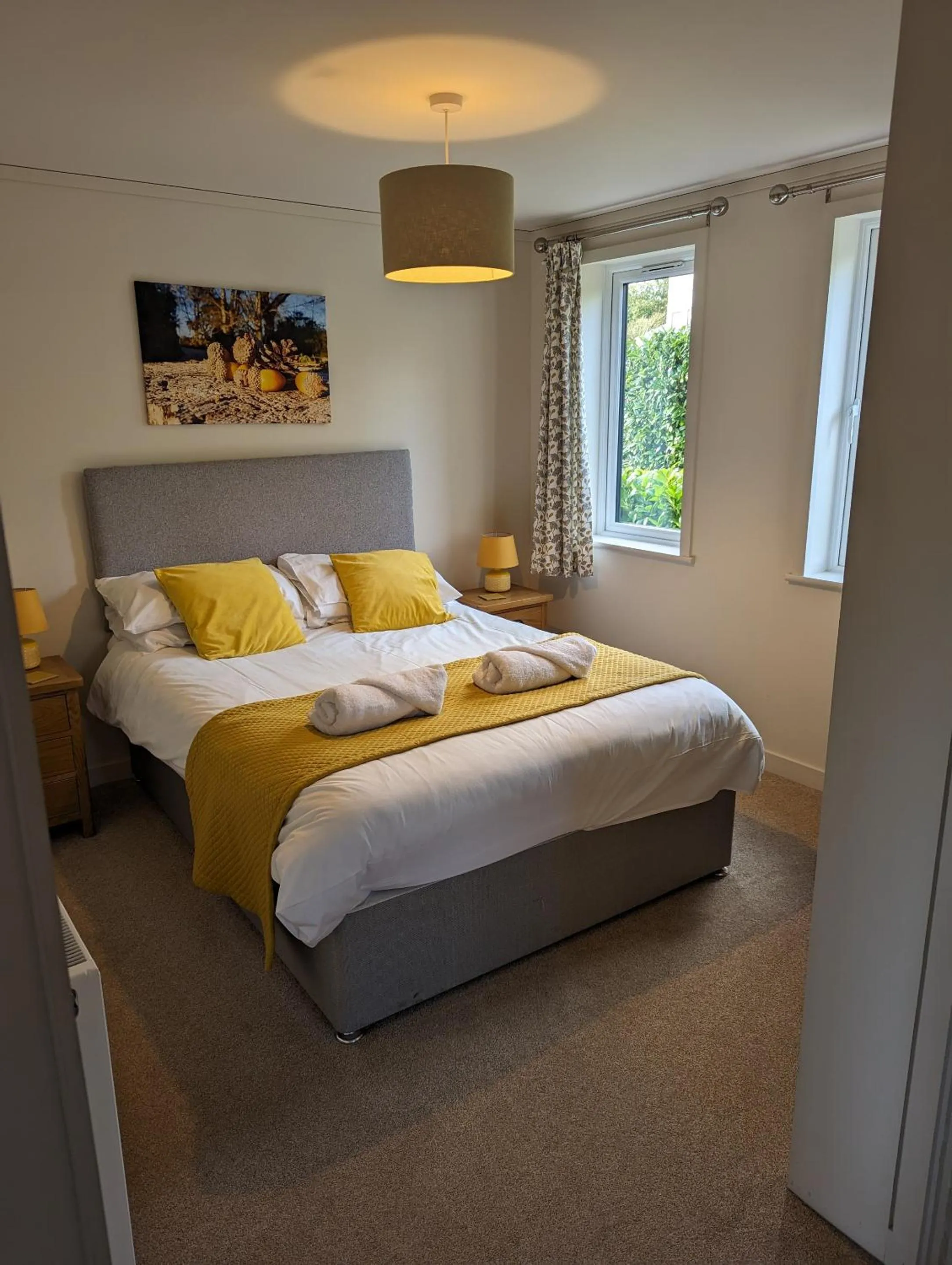 Bedroom, Bed in Great Trethew Hotel - Self Catering Lodges - Bar & Restaurant