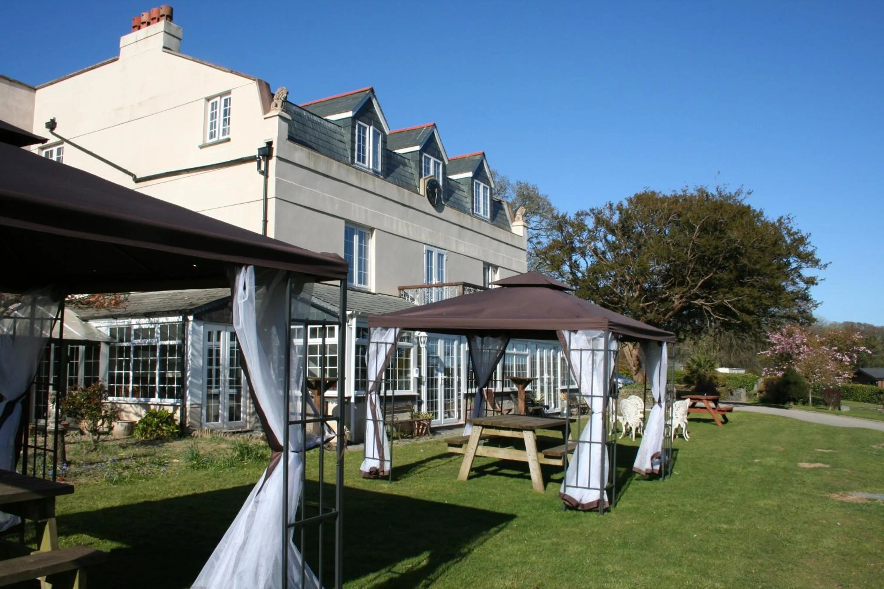 Garden in Great Trethew Hotel - Self Catering Lodges - Bar & Restaurant
