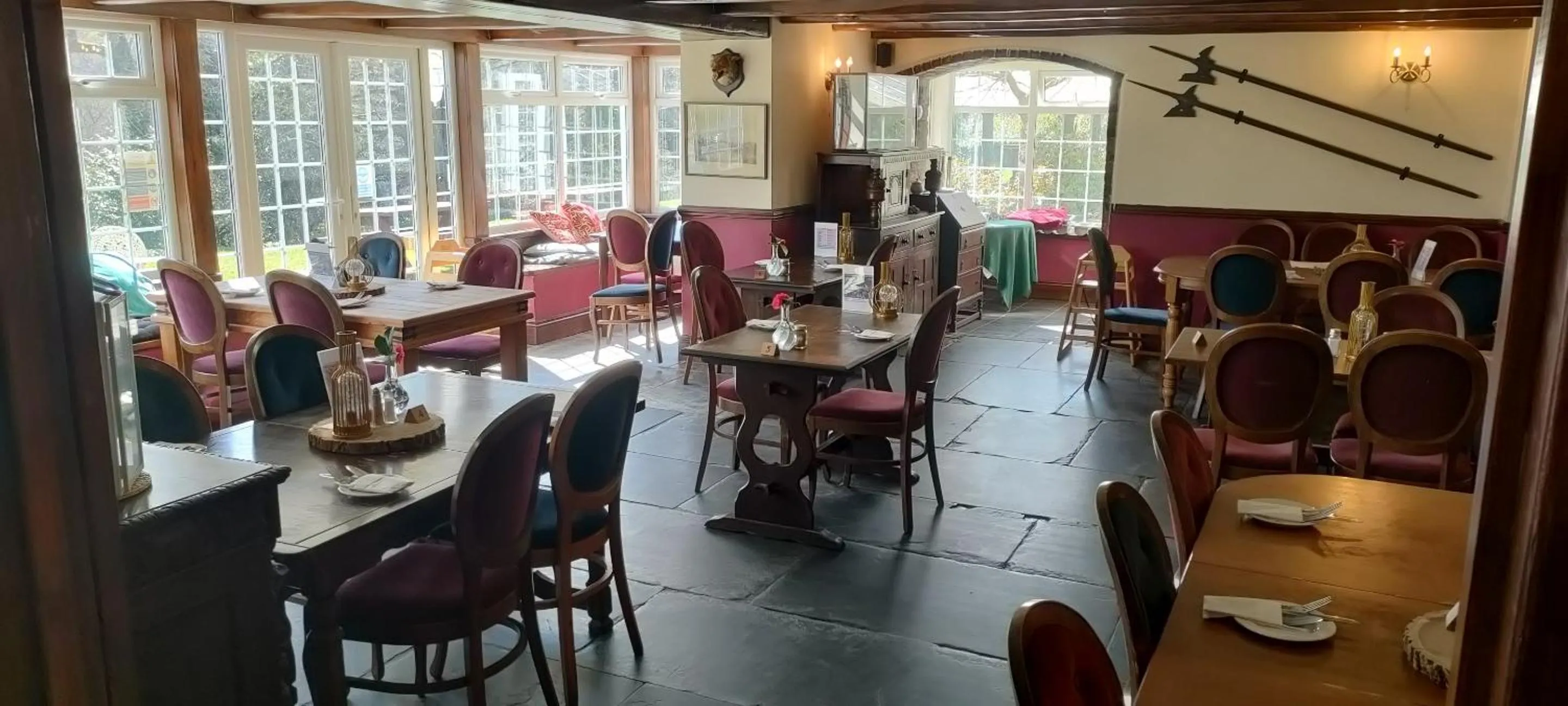 Food and drinks in Great Trethew Hotel - Self Catering Lodges - Bar & Restaurant