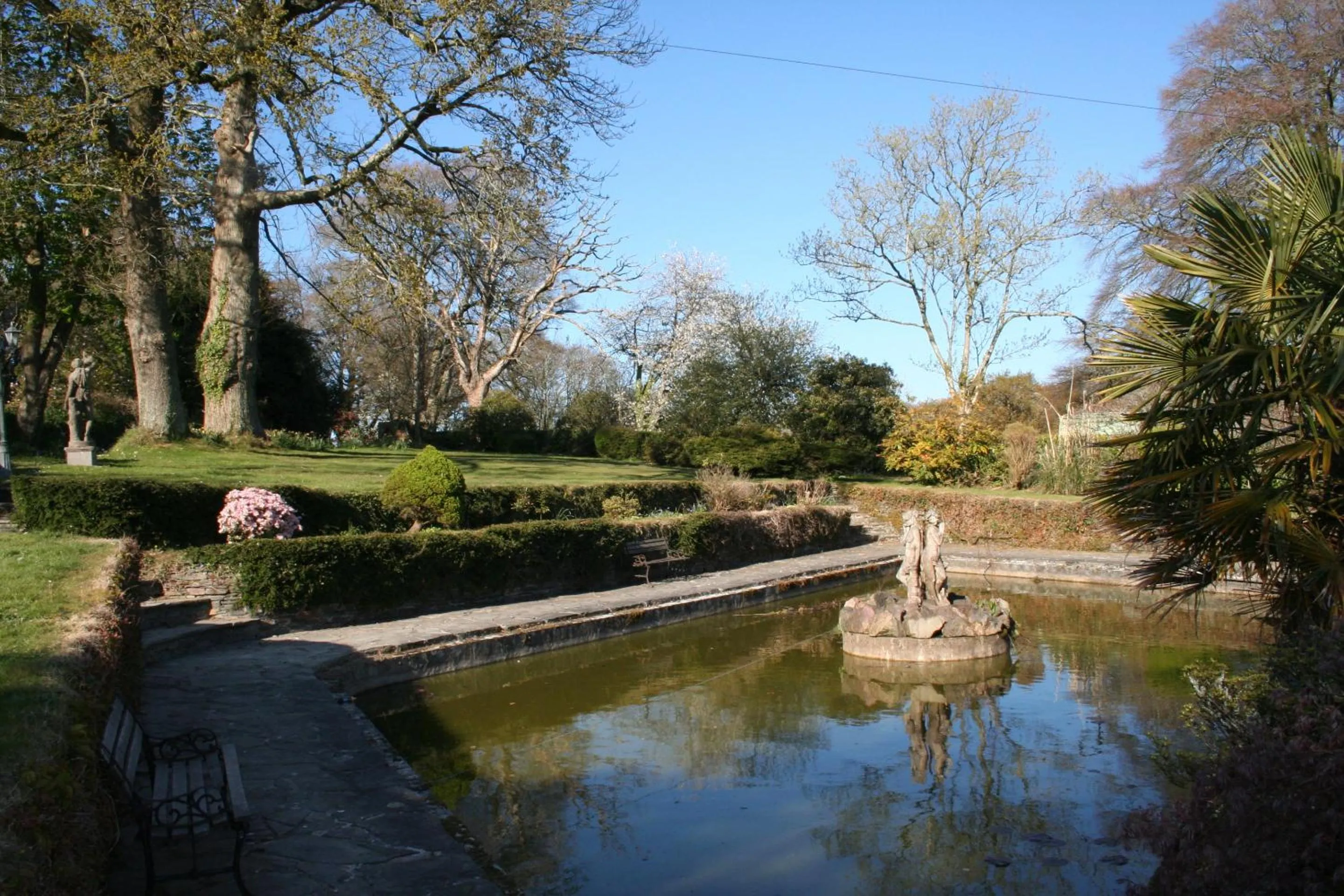 Garden in Great Trethew Hotel - Self Catering Lodges - Bar & Restaurant