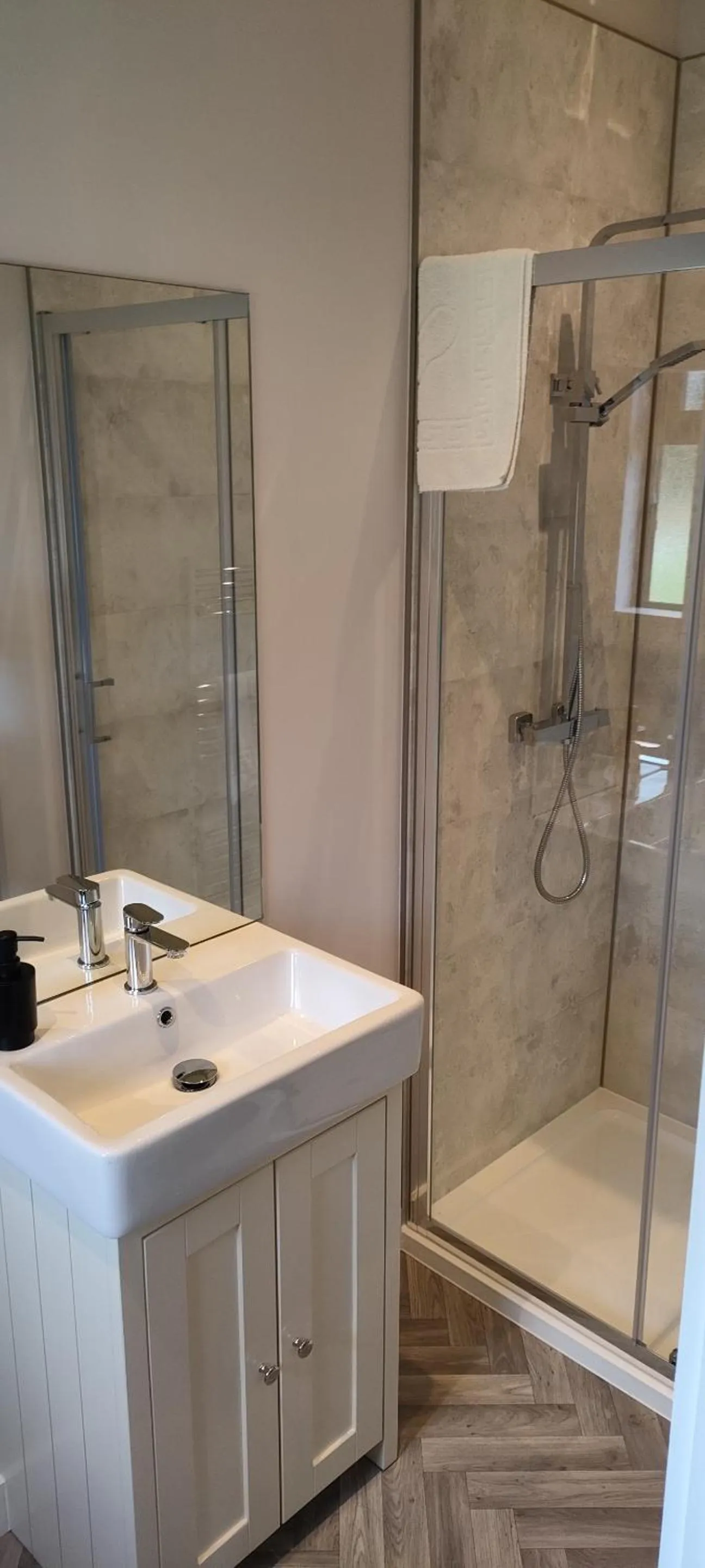 Bathroom in Great Trethew Hotel - Self Catering Lodges - Bar & Restaurant