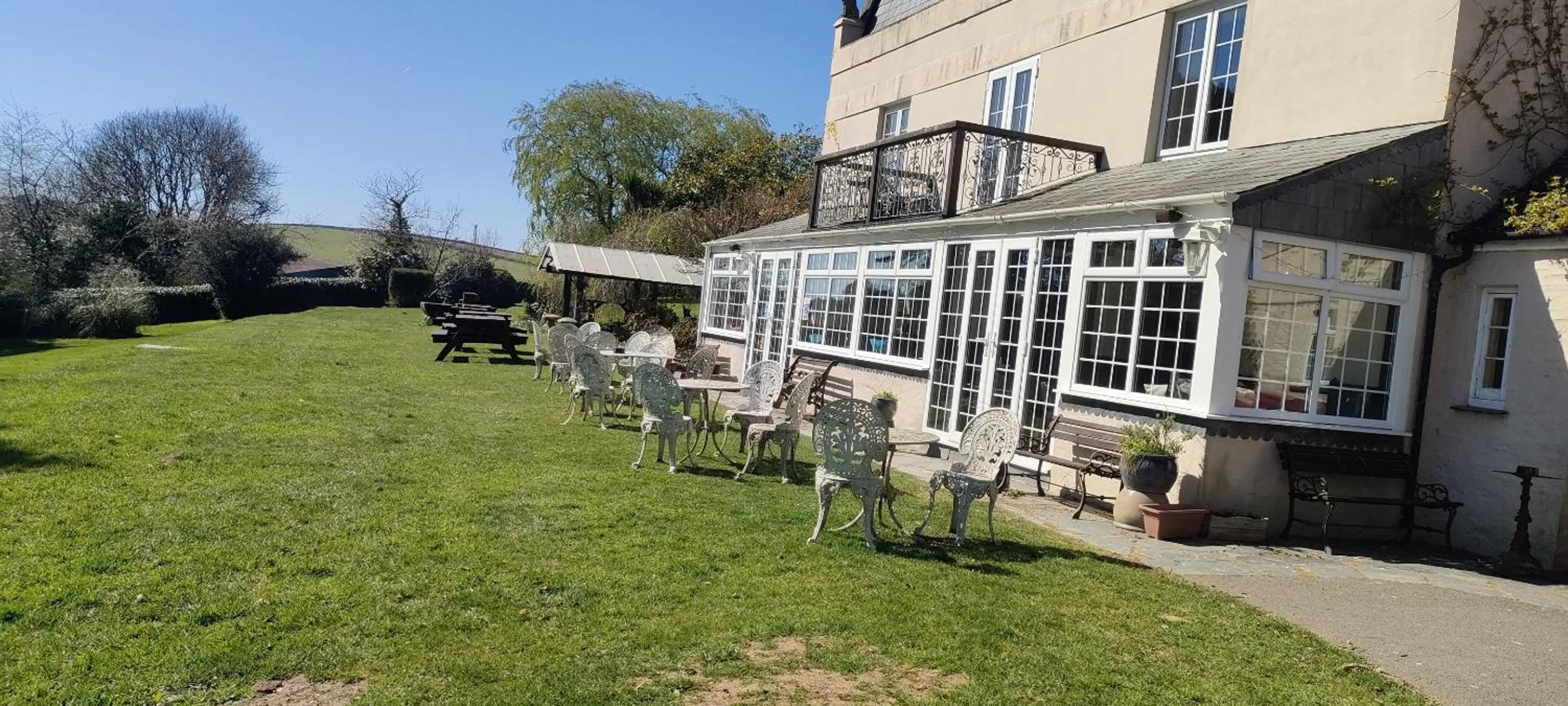 Property building in Great Trethew Hotel - Self Catering Lodges - Bar & Restaurant