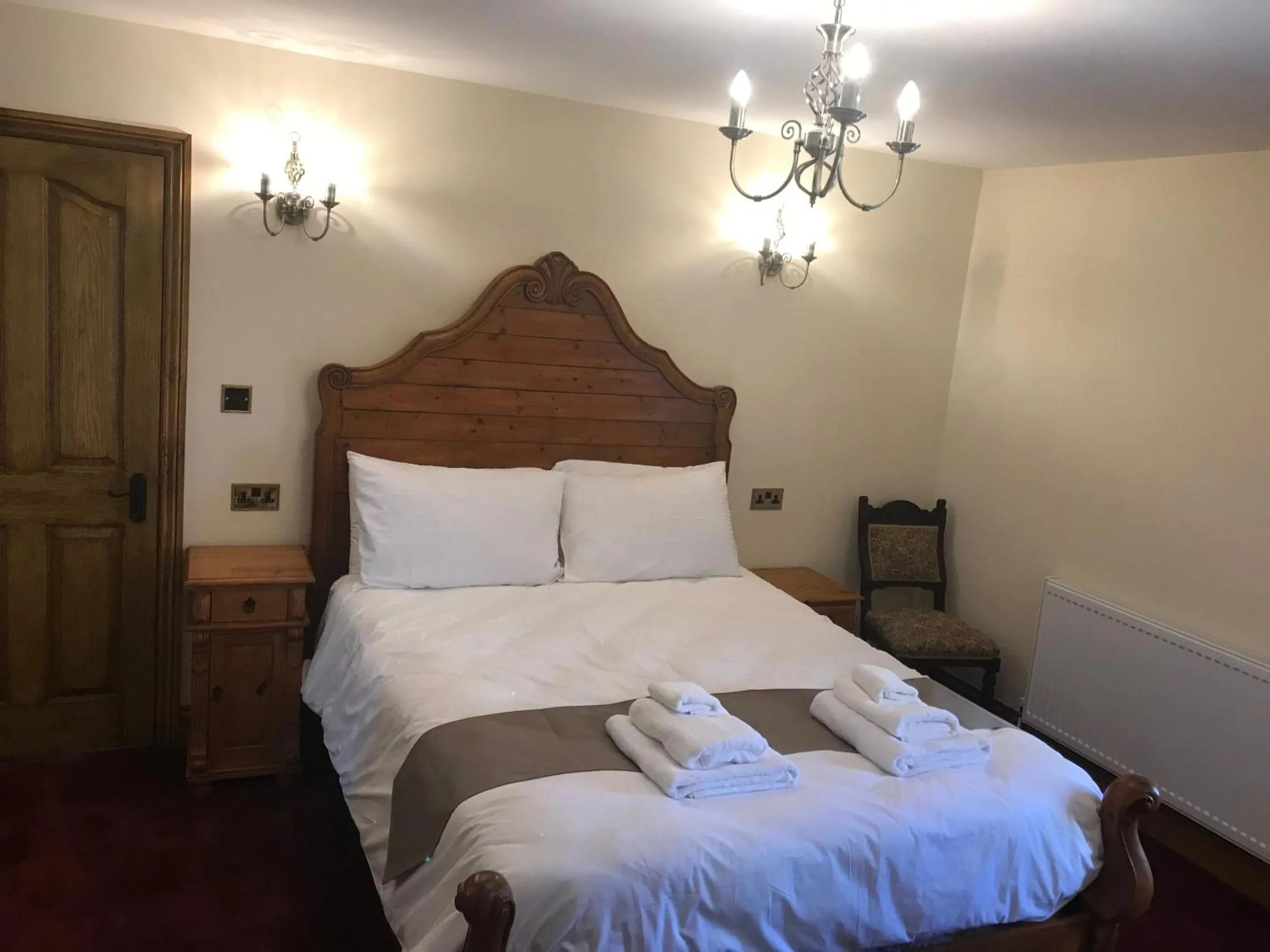 Bedroom, Bed in Great Trethew Hotel - Self Catering Lodges - Bar & Restaurant
