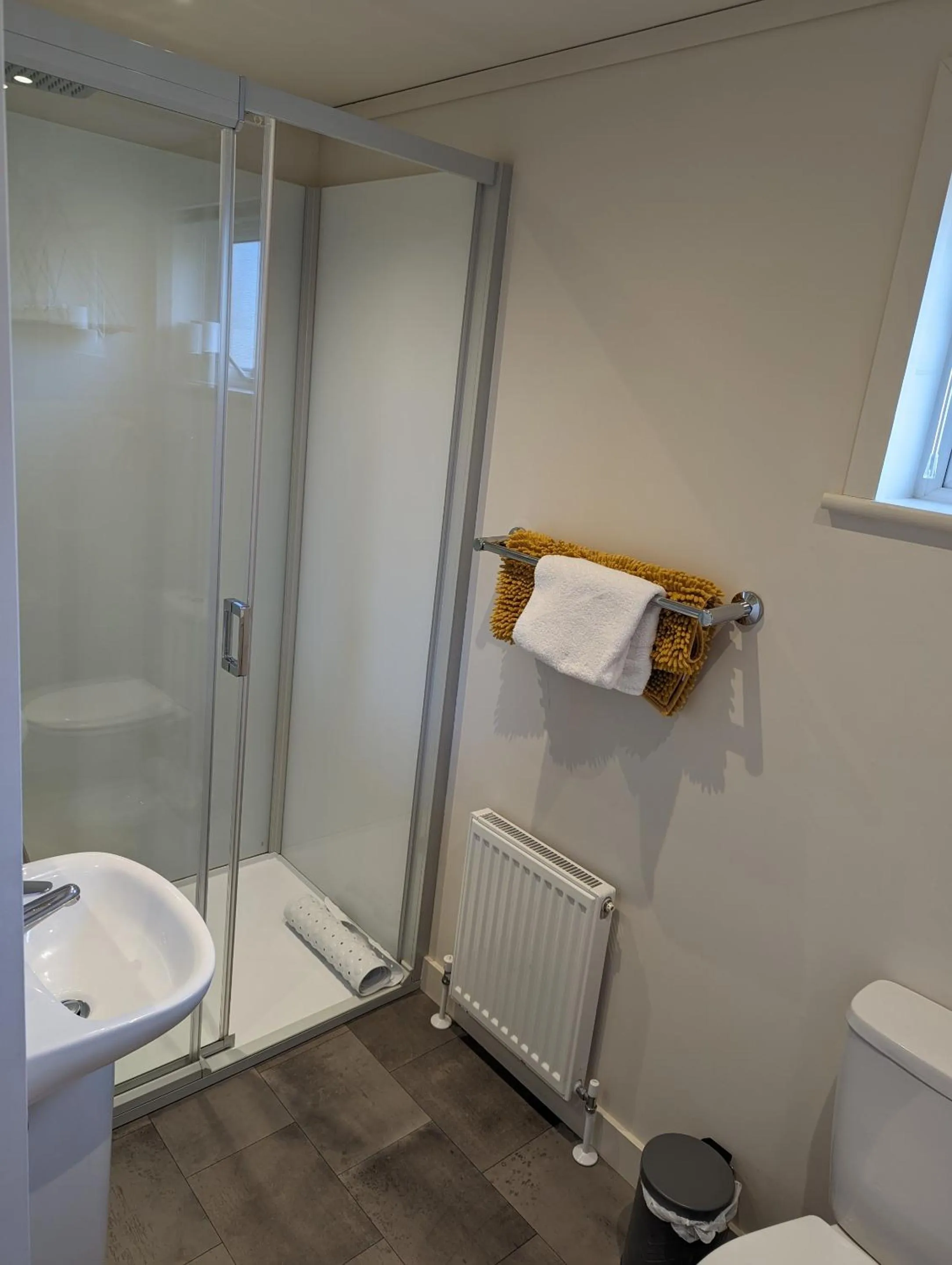 Bathroom in Great Trethew Hotel - Self Catering Lodges - Bar & Restaurant