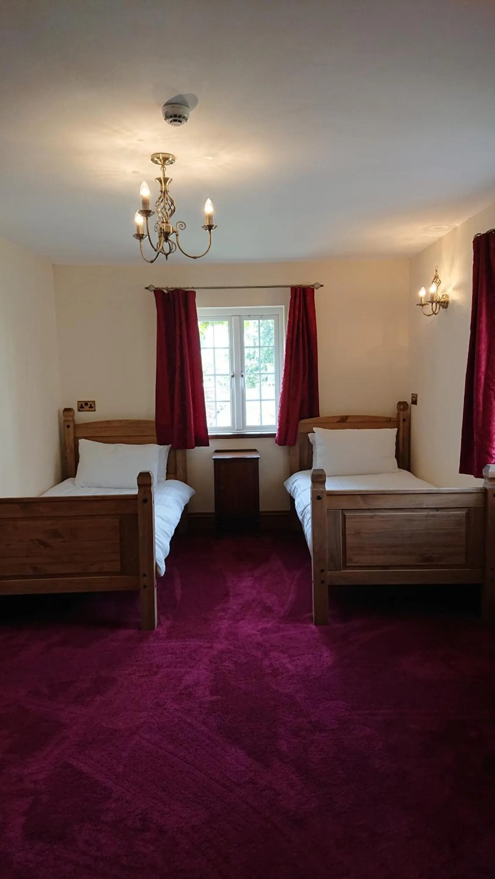 Bedroom, Bed in Great Trethew Hotel - Self Catering Lodges - Bar & Restaurant
