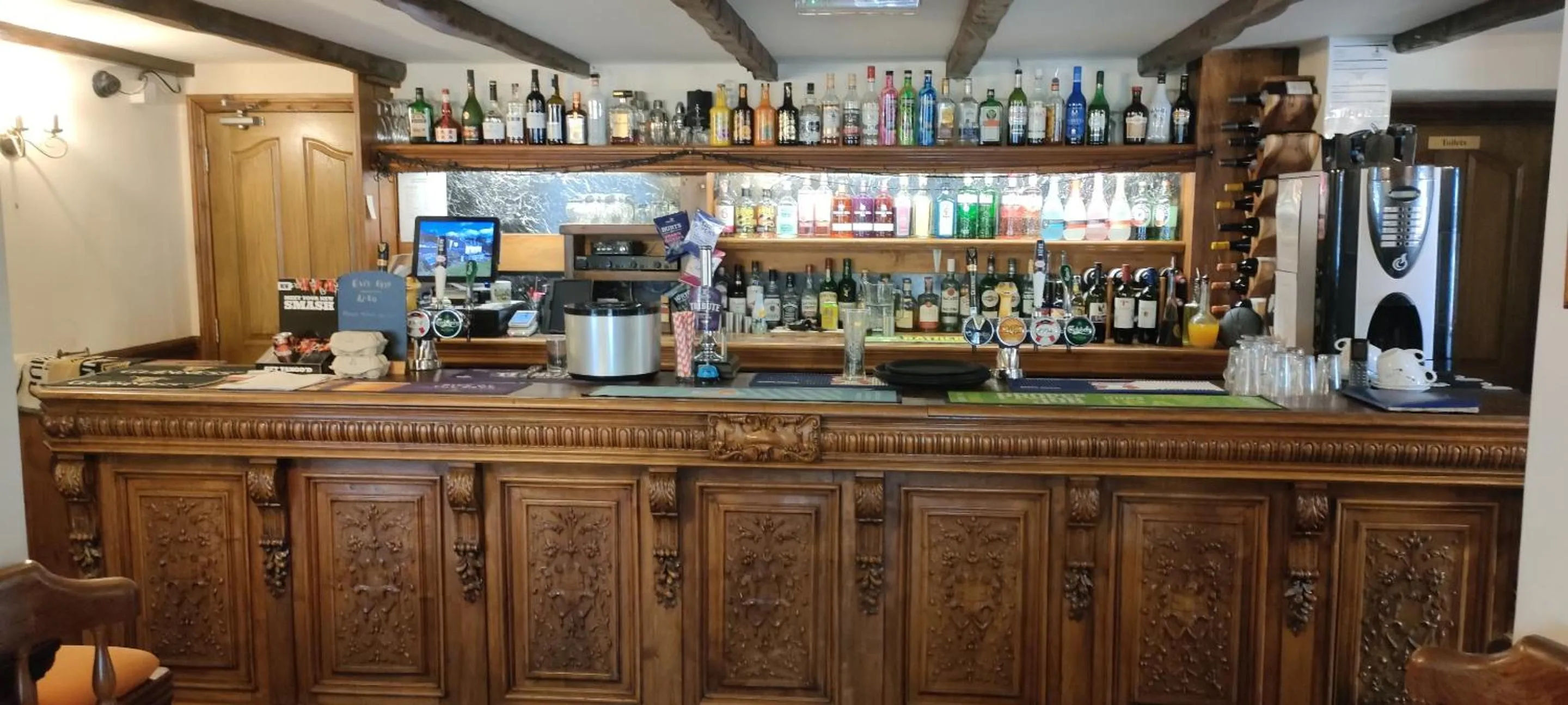 Lounge or bar in Great Trethew Hotel - Self Catering Lodges - Bar & Restaurant