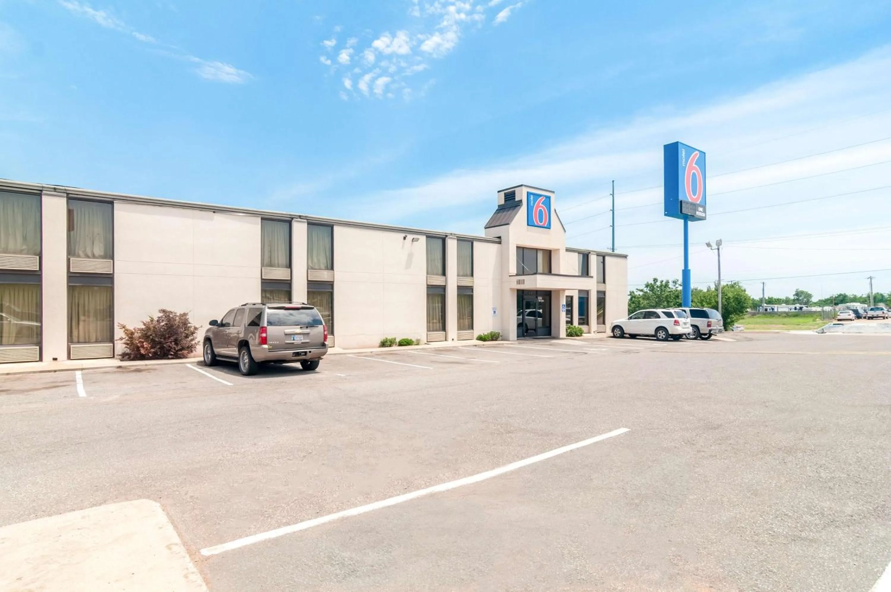 Property building in Motel 6-Oklahoma City, OK - South