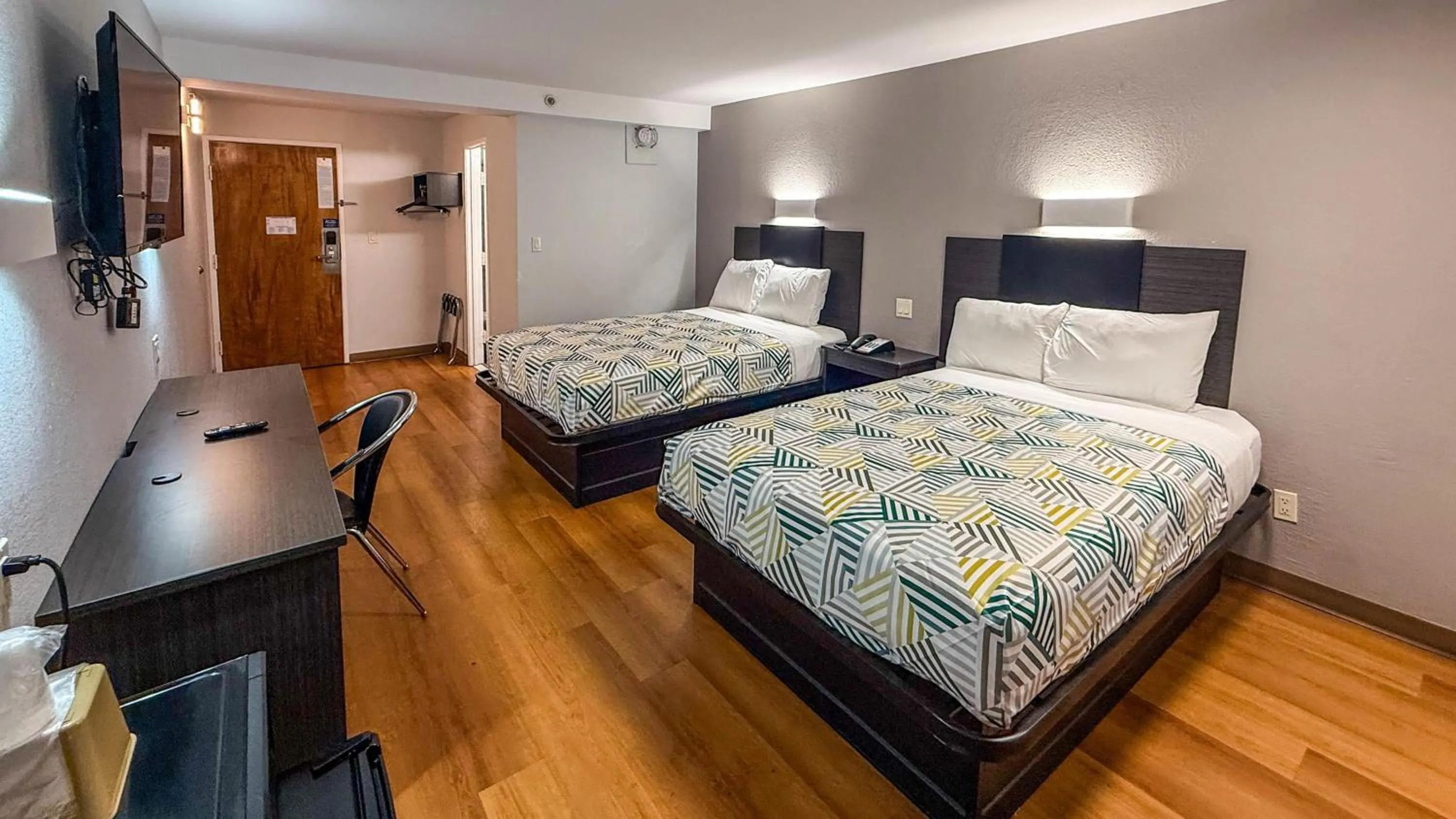 Bedroom, Bed in Motel 6-Oklahoma City, OK - South