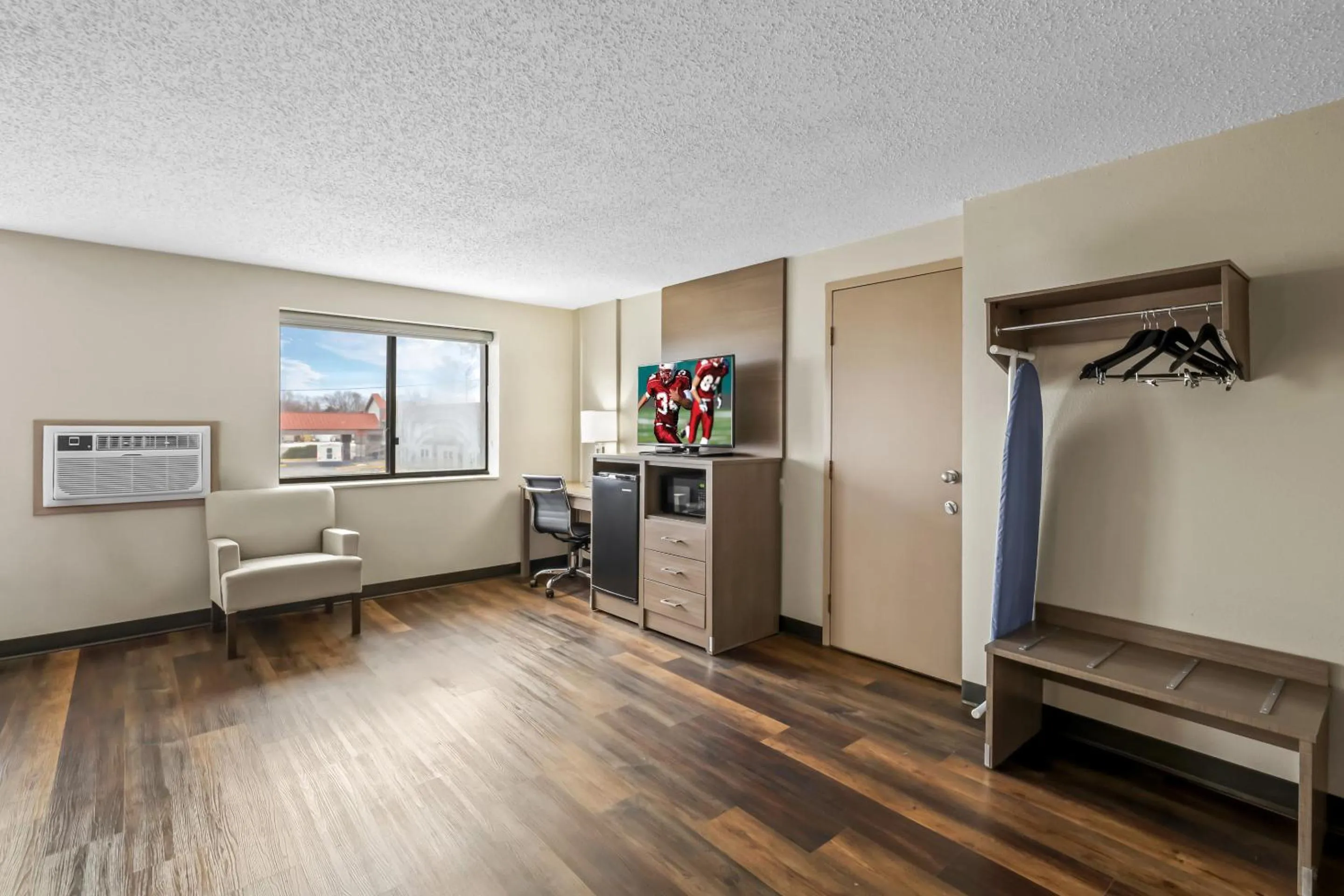 Photo of the whole room in Red Roof Inn Ames