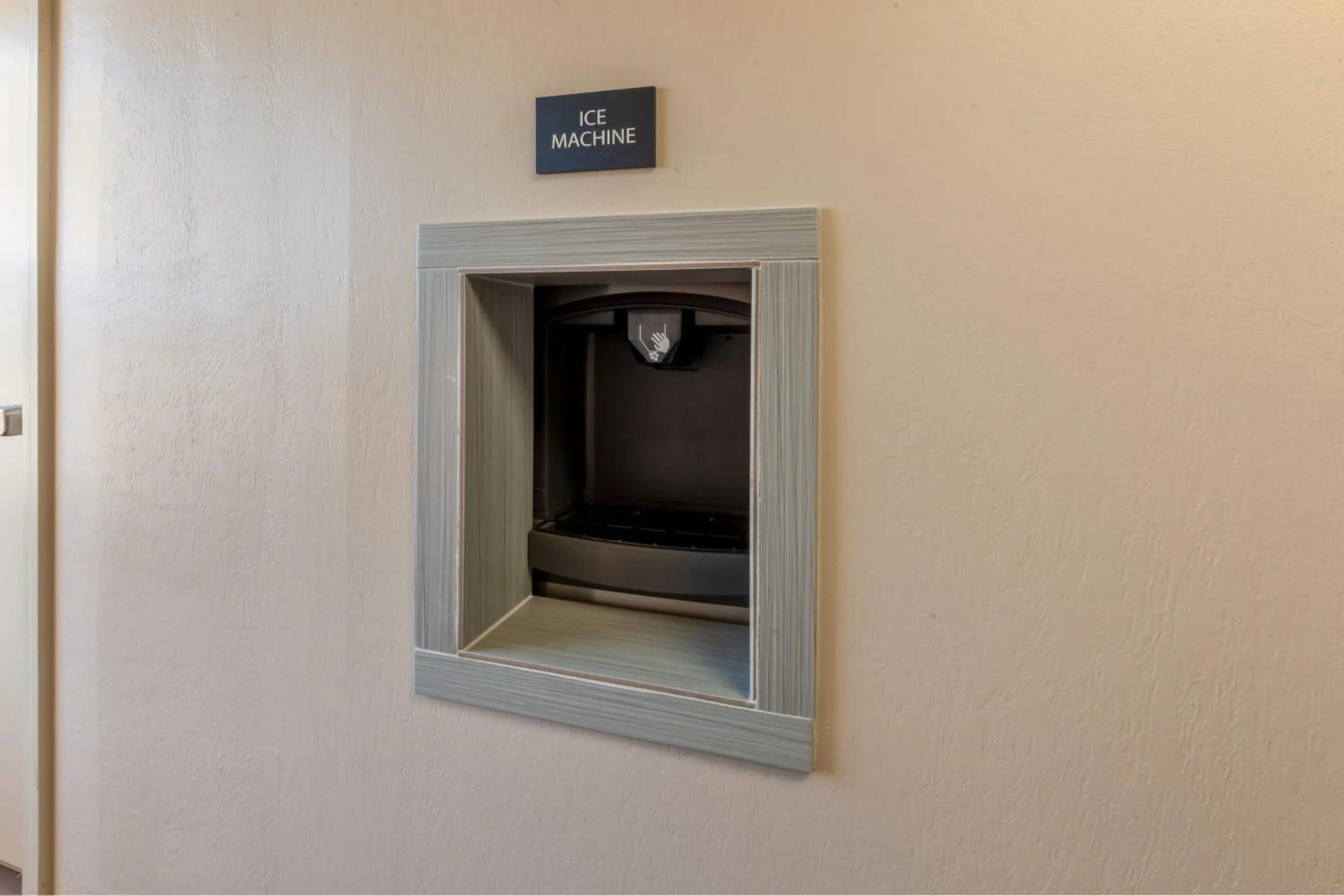 American breakfast in Super 8 by Wyndham La Grange KY