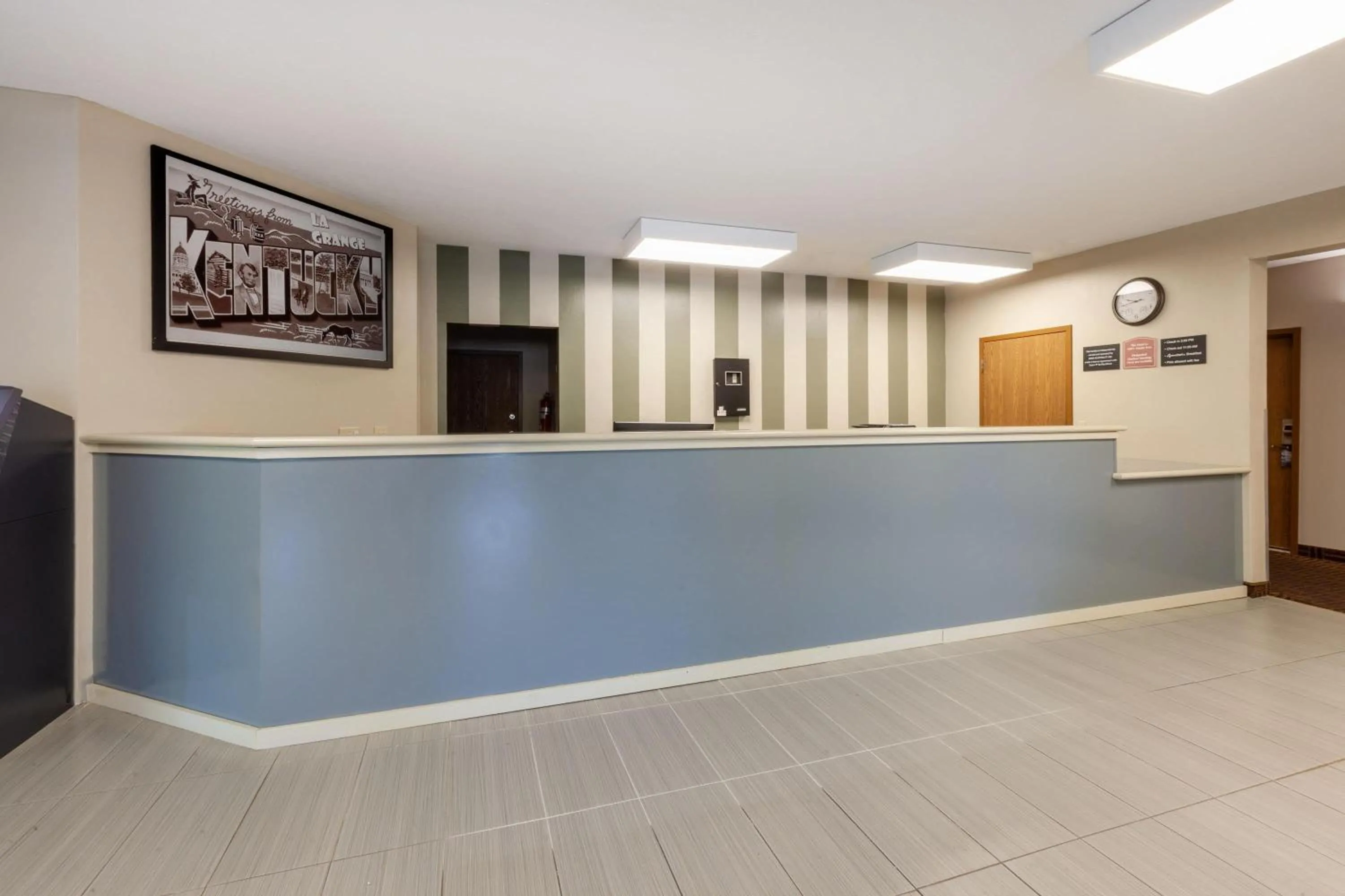Lobby or reception in Super 8 by Wyndham La Grange KY