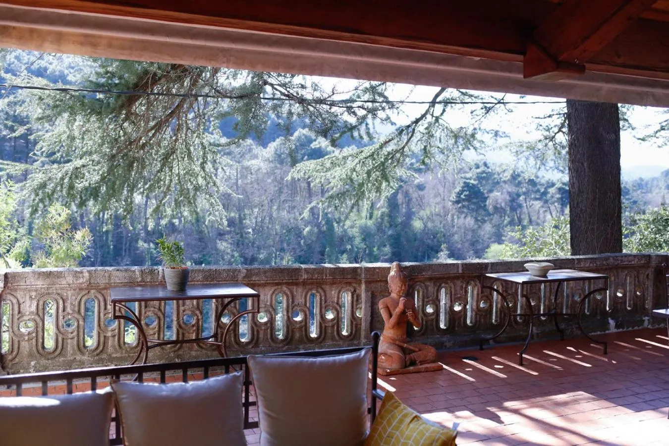 Patio in Le Mas Fraissinet