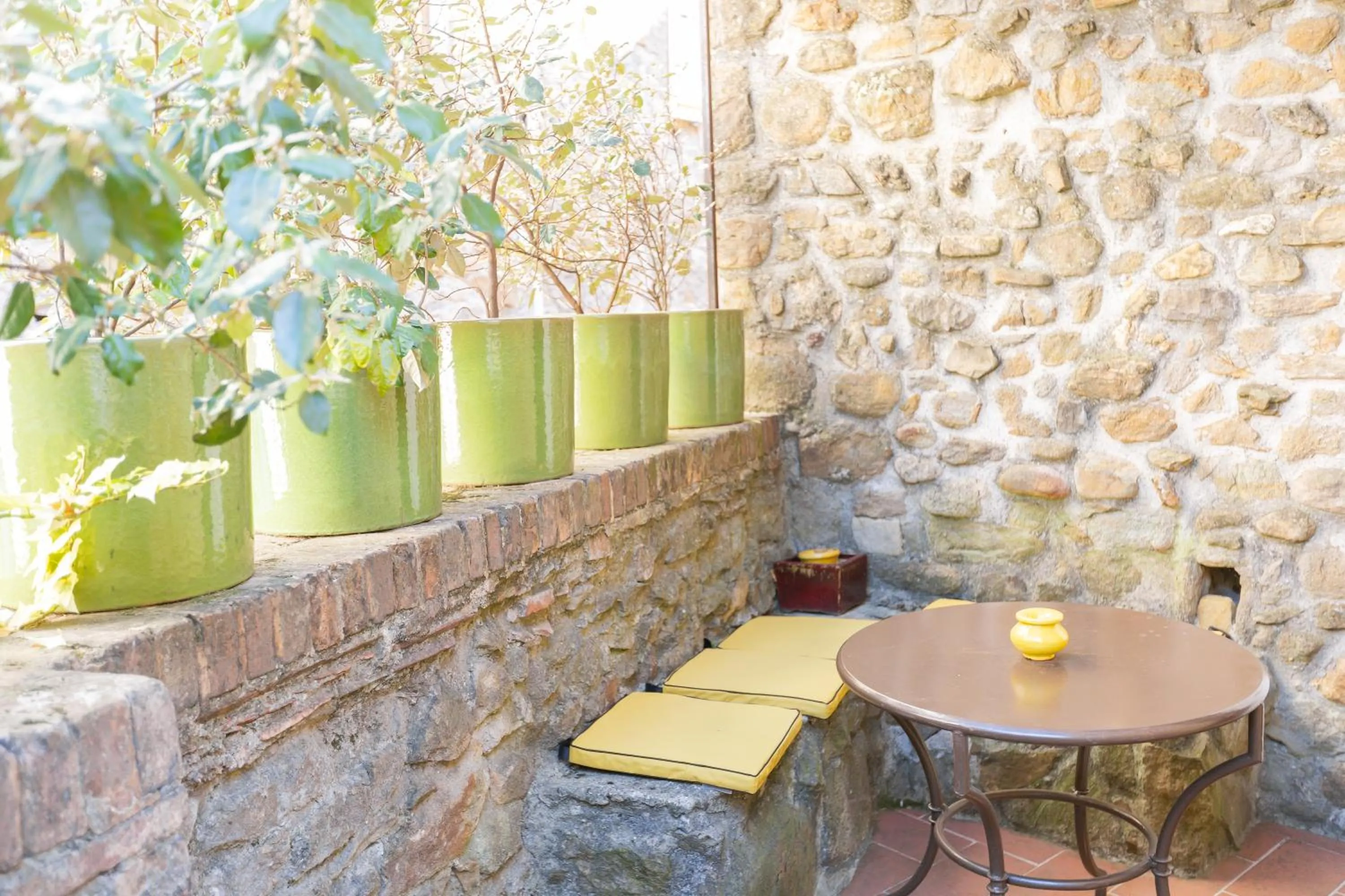 Patio in Le Mas Fraissinet