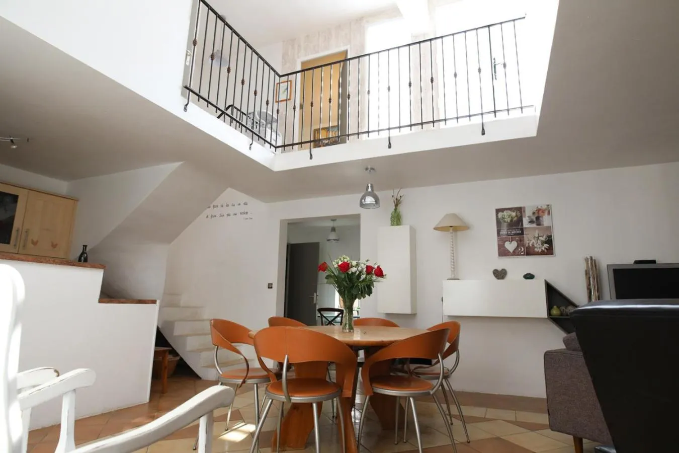 Dining area in Le Mas Fraissinet