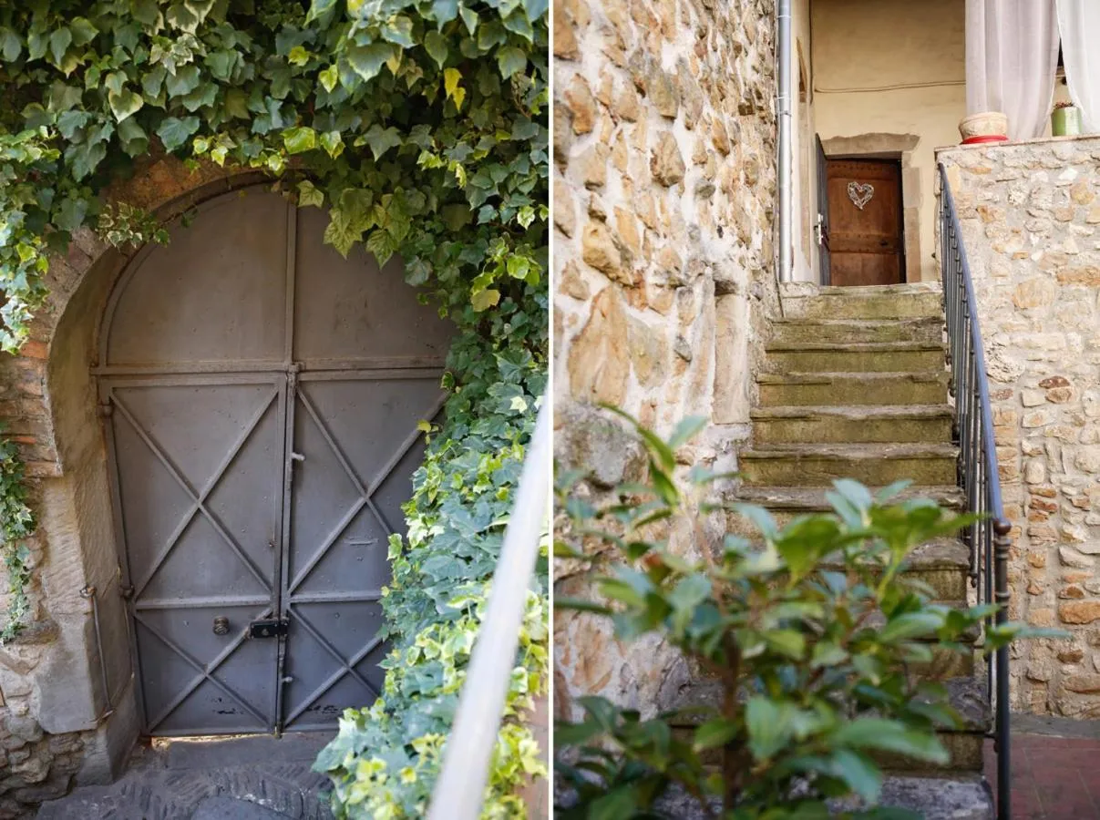 Facade/entrance in Le Mas Fraissinet