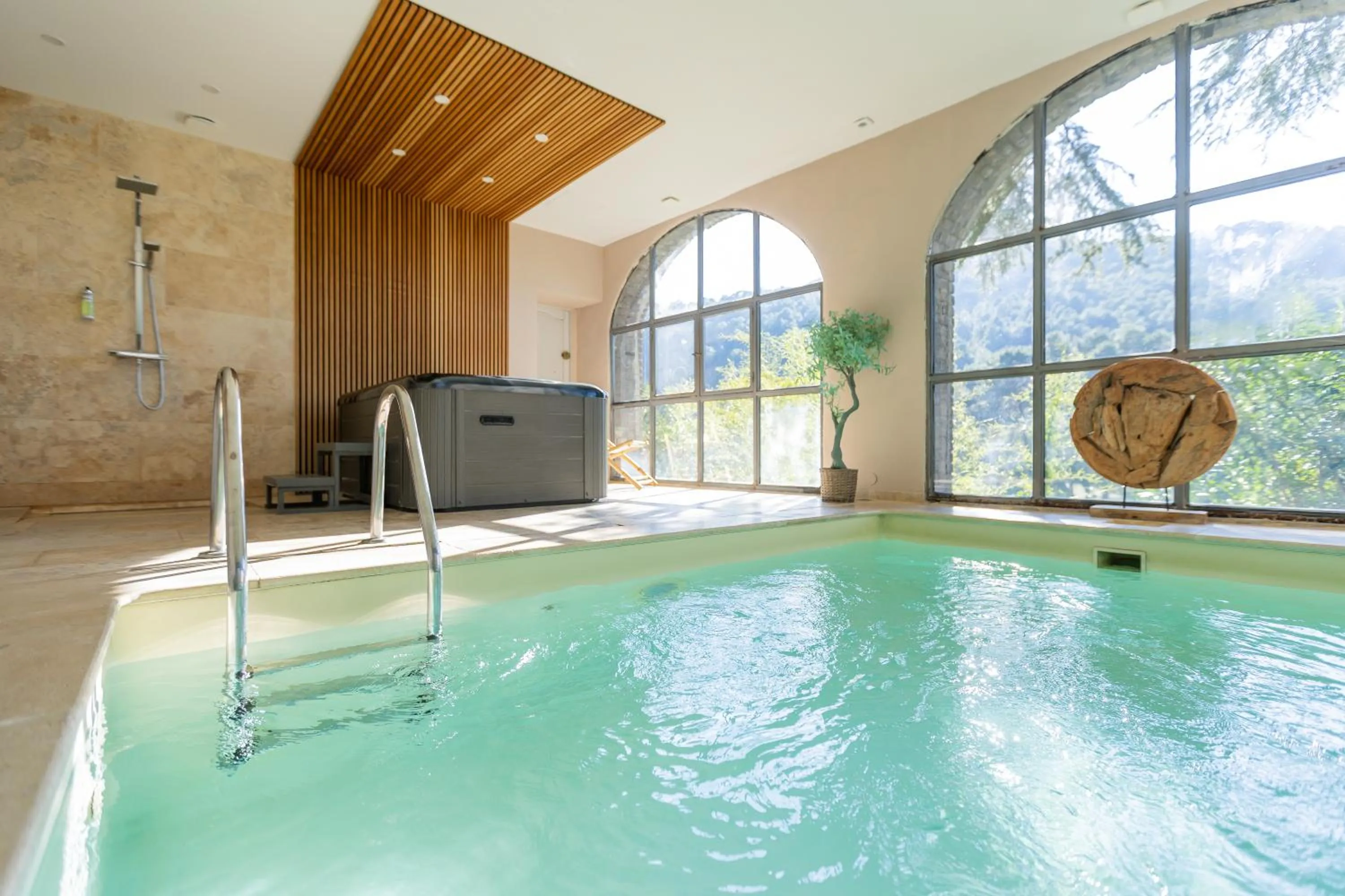 Spa and wellness centre/facilities in Le Mas Fraissinet