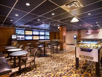 Restaurant/places to eat in Central Suite Hotel