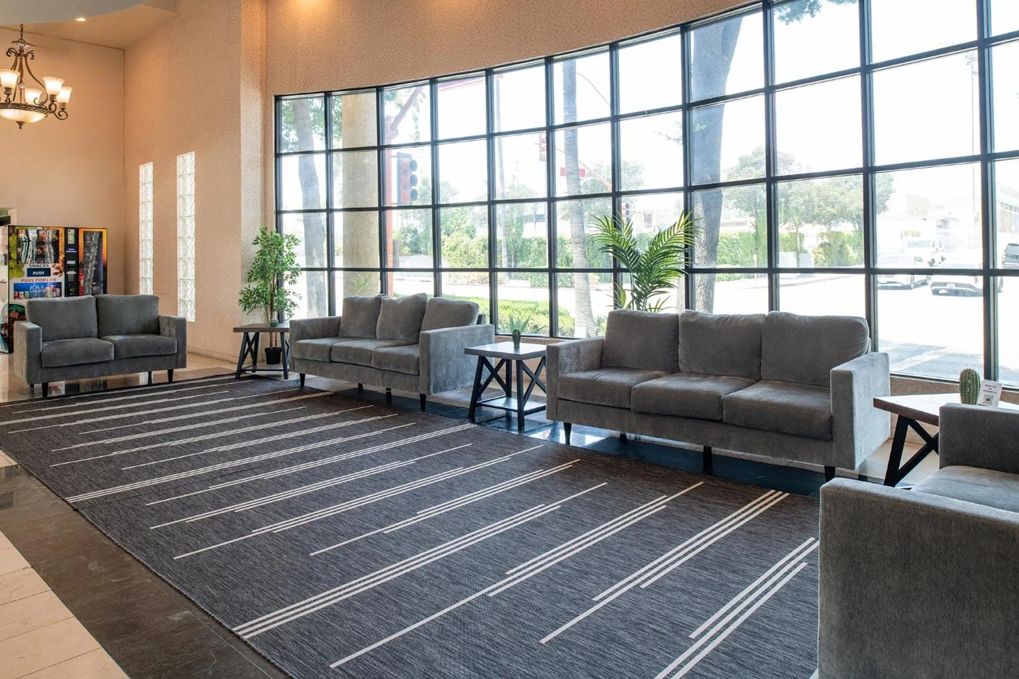 Lobby or reception in Glendale Hotel