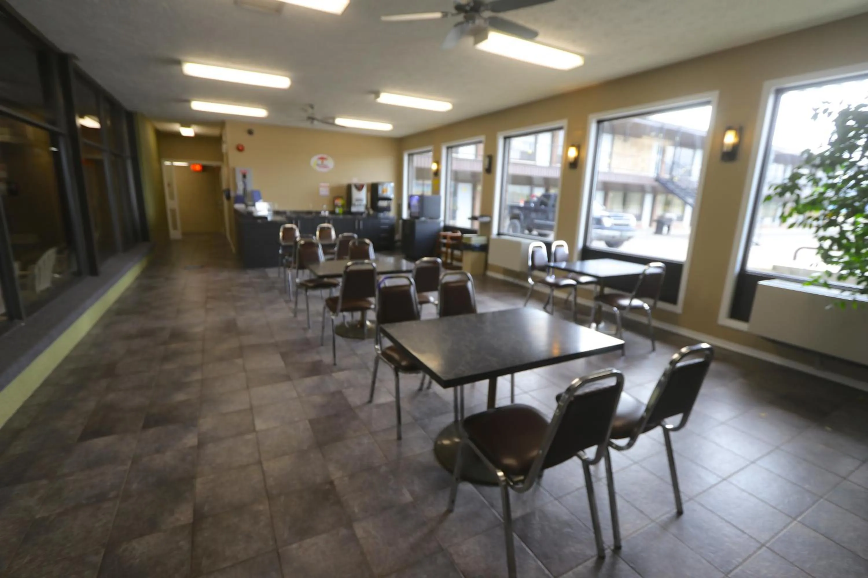 Breakfast in Super 8 by Wyndham Hearst ON