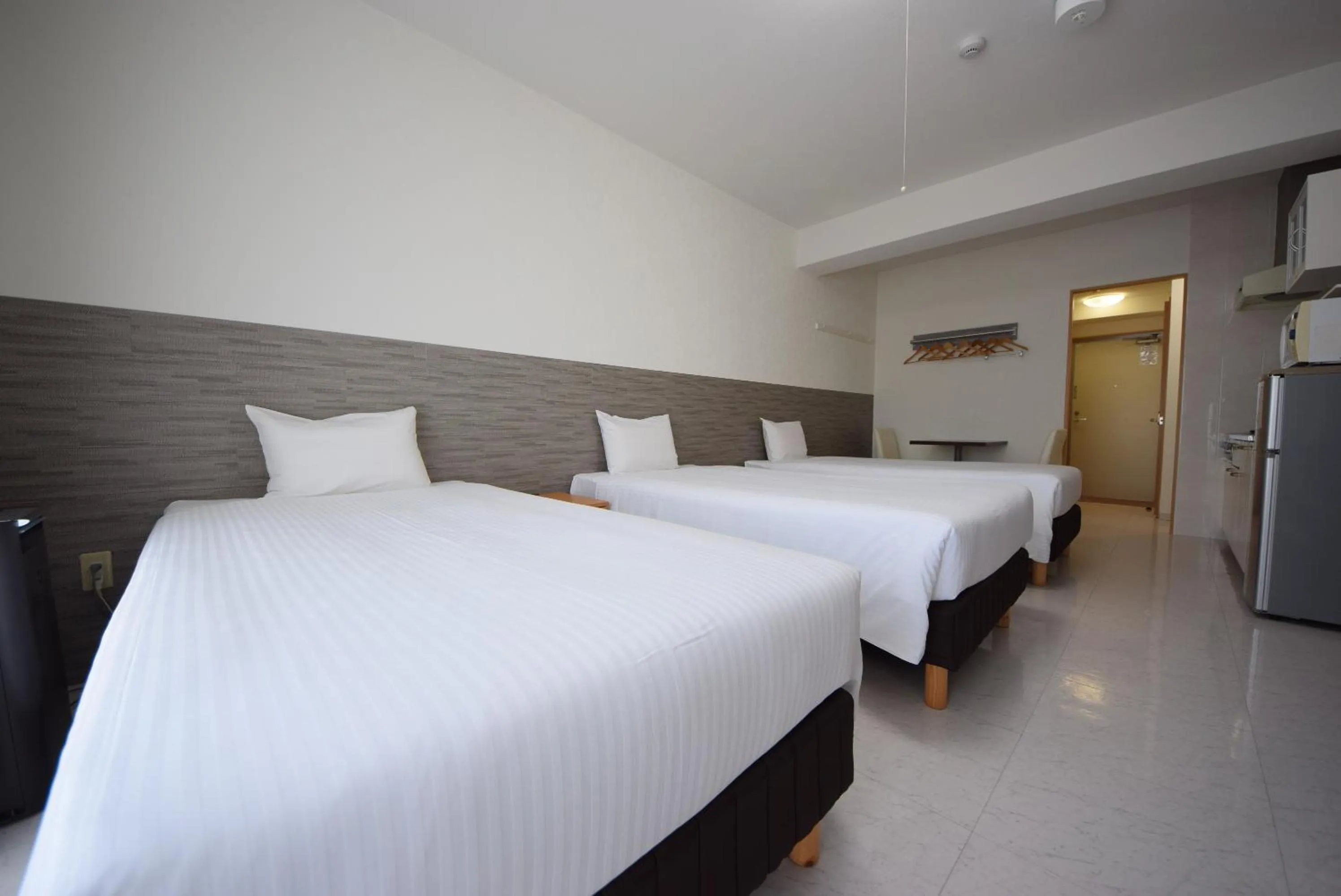 Photo of the whole room in STAY IN SUMUKA Kokusai Street