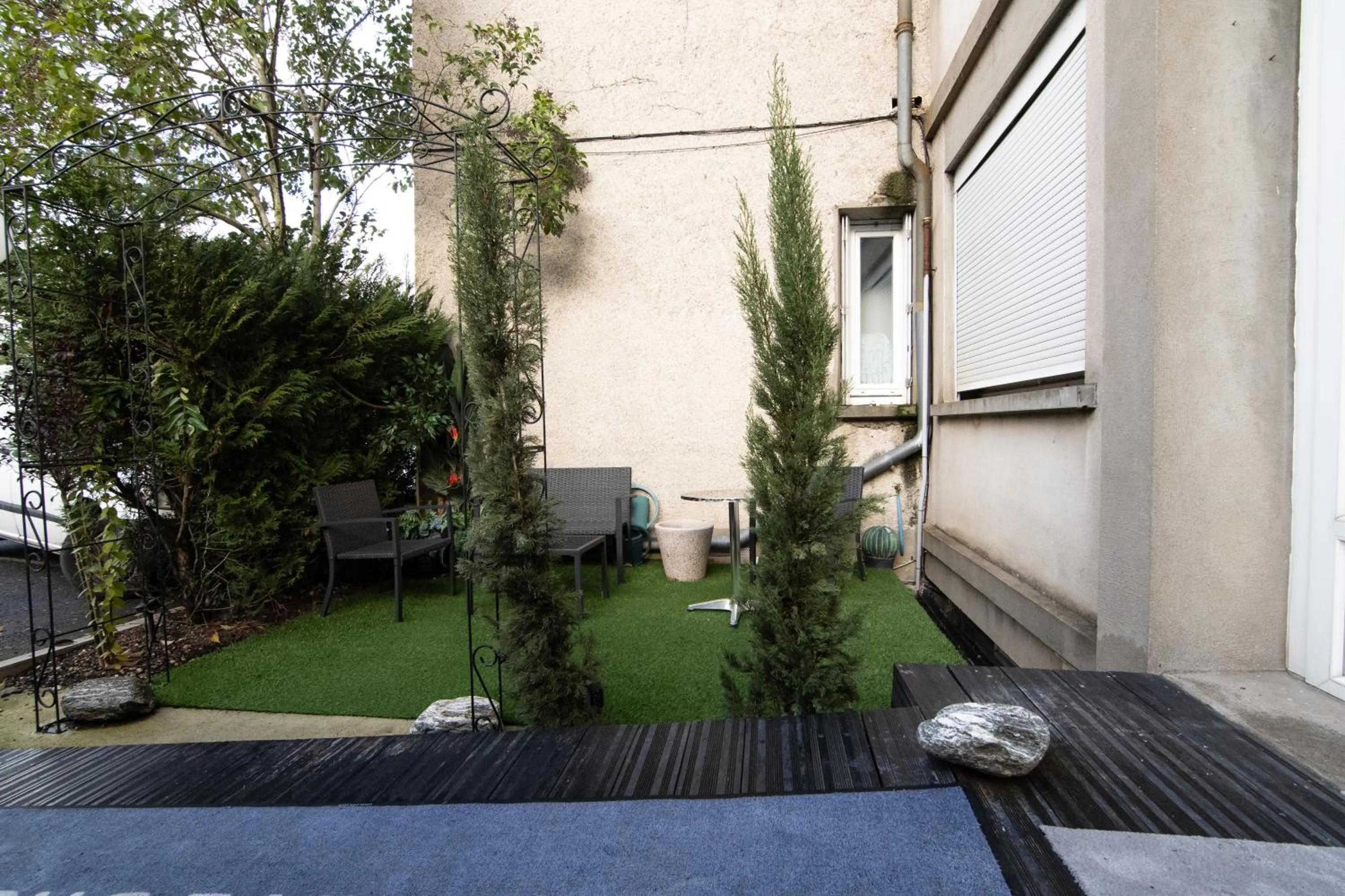 Patio in The Originals City, Hôtel Rive Droite, Albi "Quartier Madeleine"
