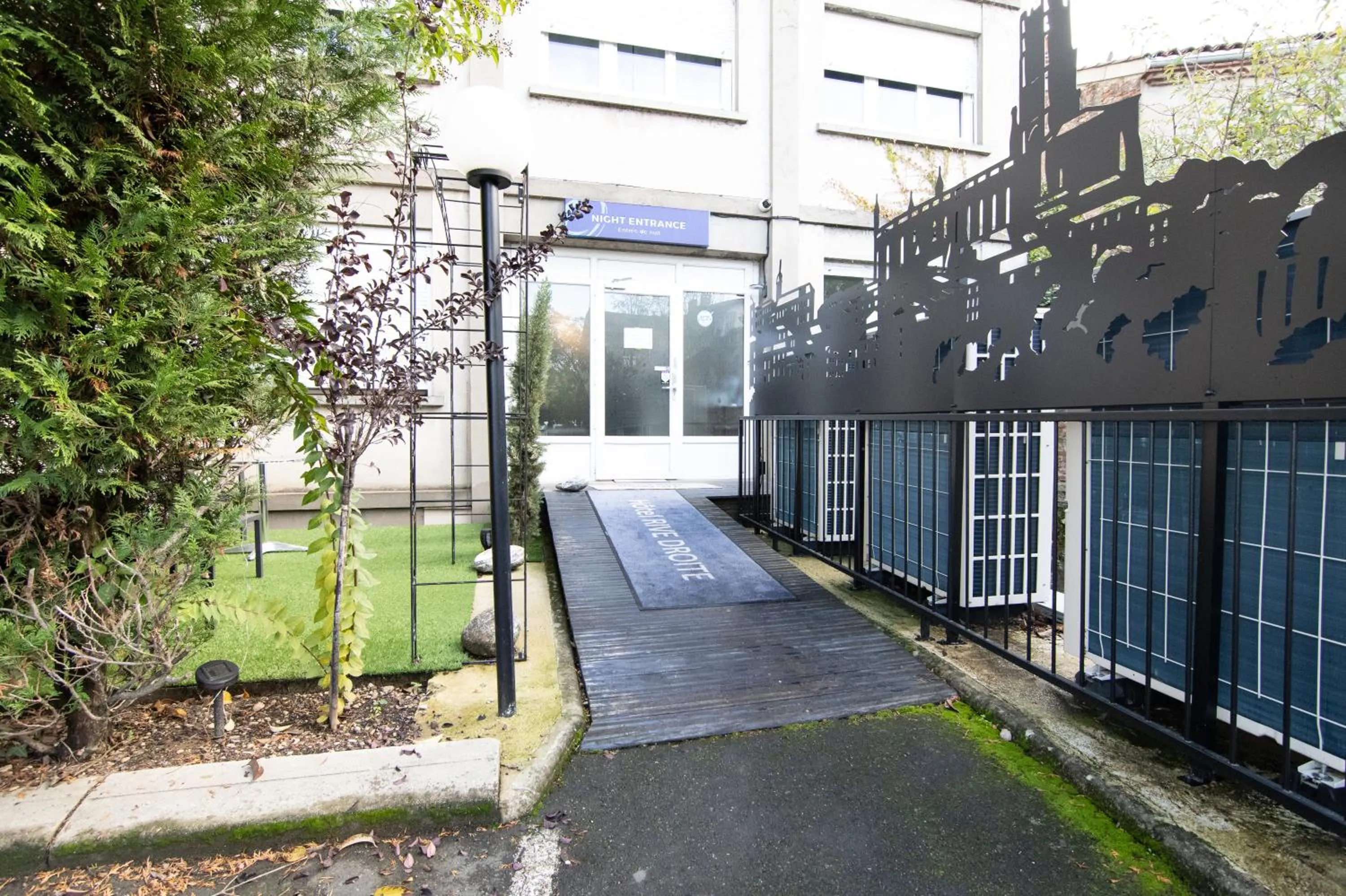 Patio in The Originals City, Hôtel Rive Droite, Albi "Quartier Madeleine"