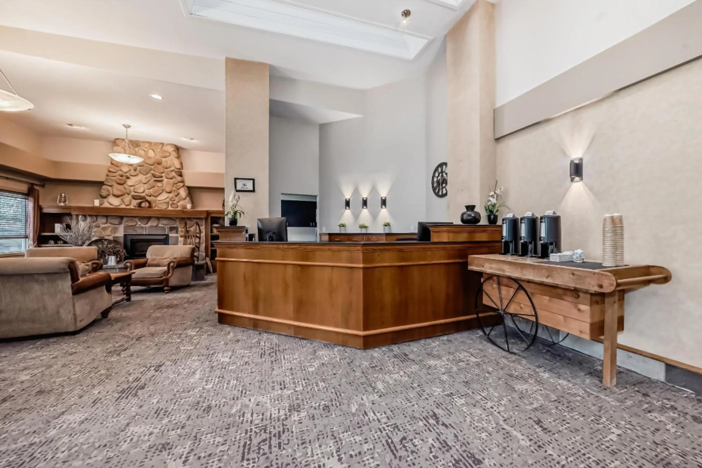 Lobby or reception in Stony Plain Inn & Suites