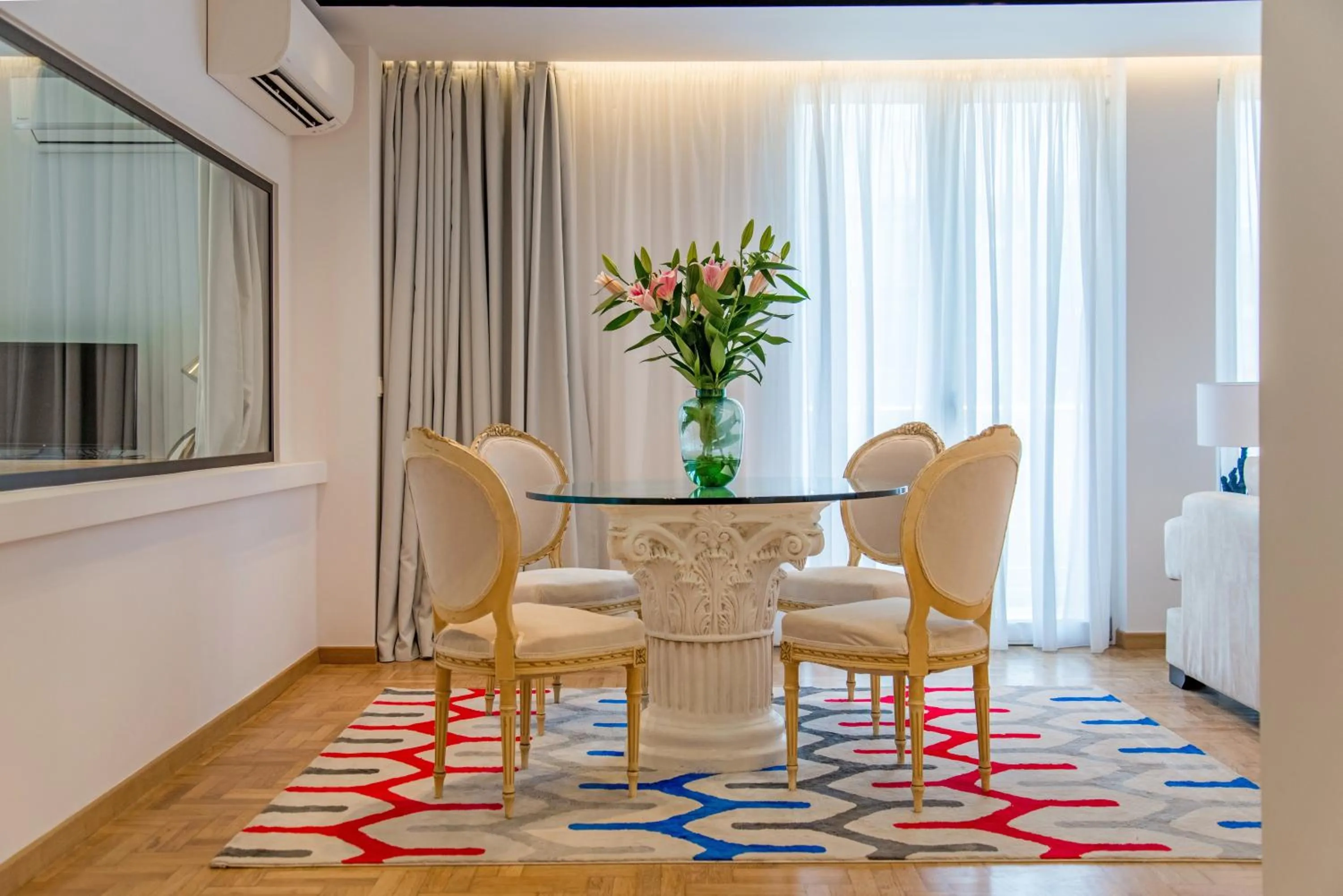 PINACOTA SUITES ATHENS