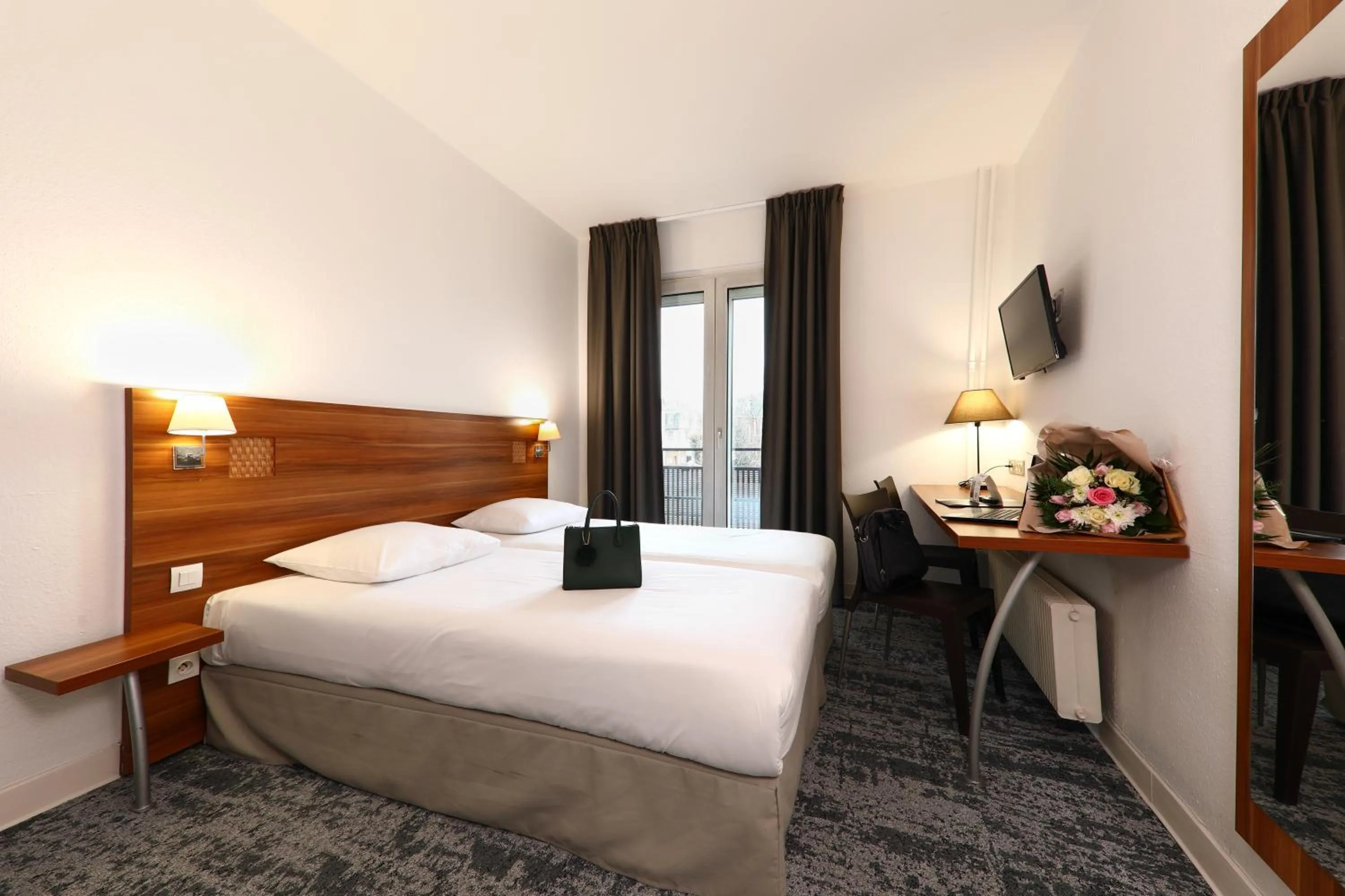 Bed in The Originals City, Hôtel Colmar Gare