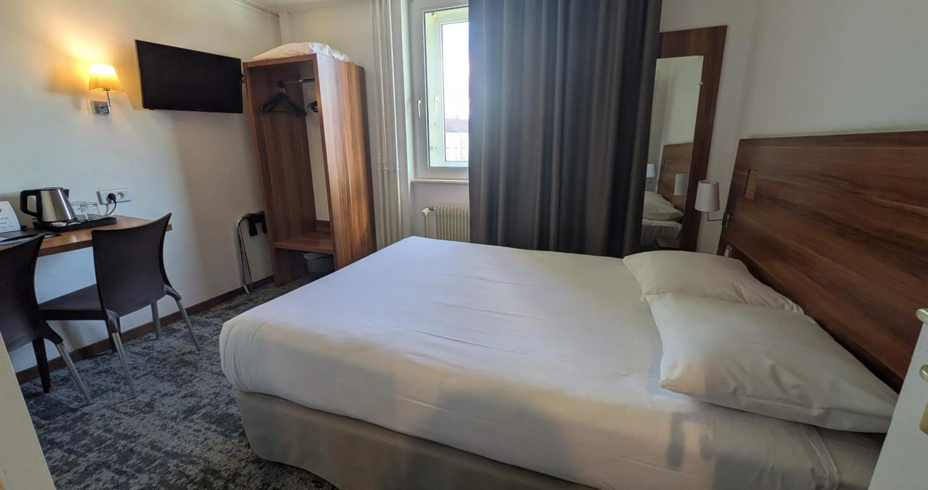 Bed in The Originals City, Hôtel Colmar Gare