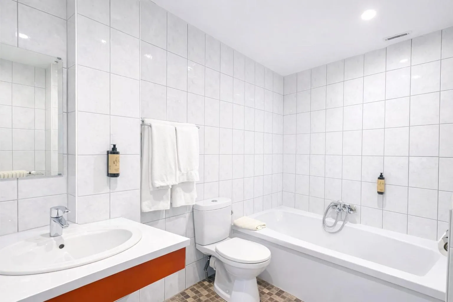 Bathroom in The Originals City, Hôtel Colmar Gare