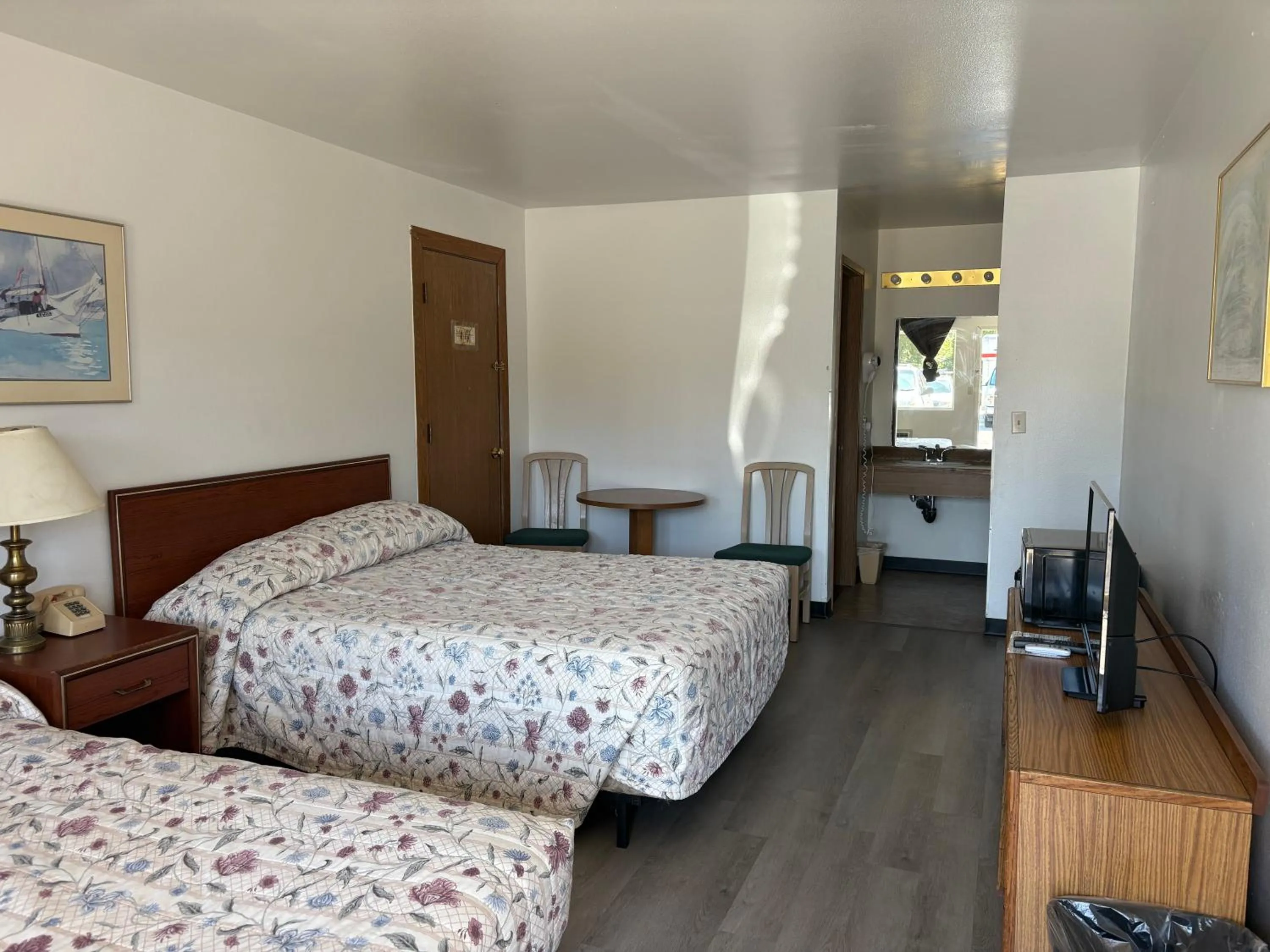 Bedroom, Bed in Fairground Inn