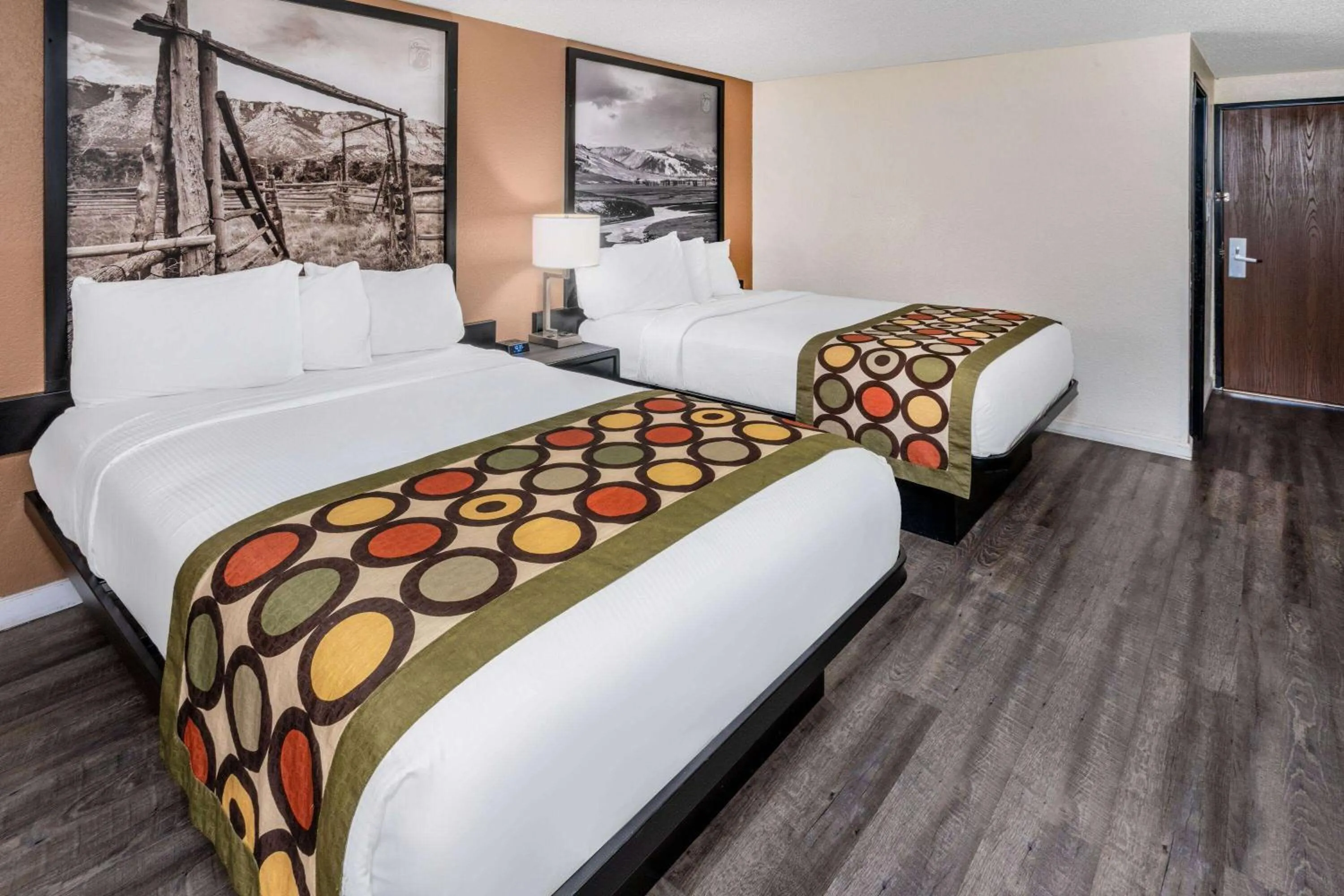 Photo of the whole room, Bed in Super 8 by Wyndham Cheyenne WY