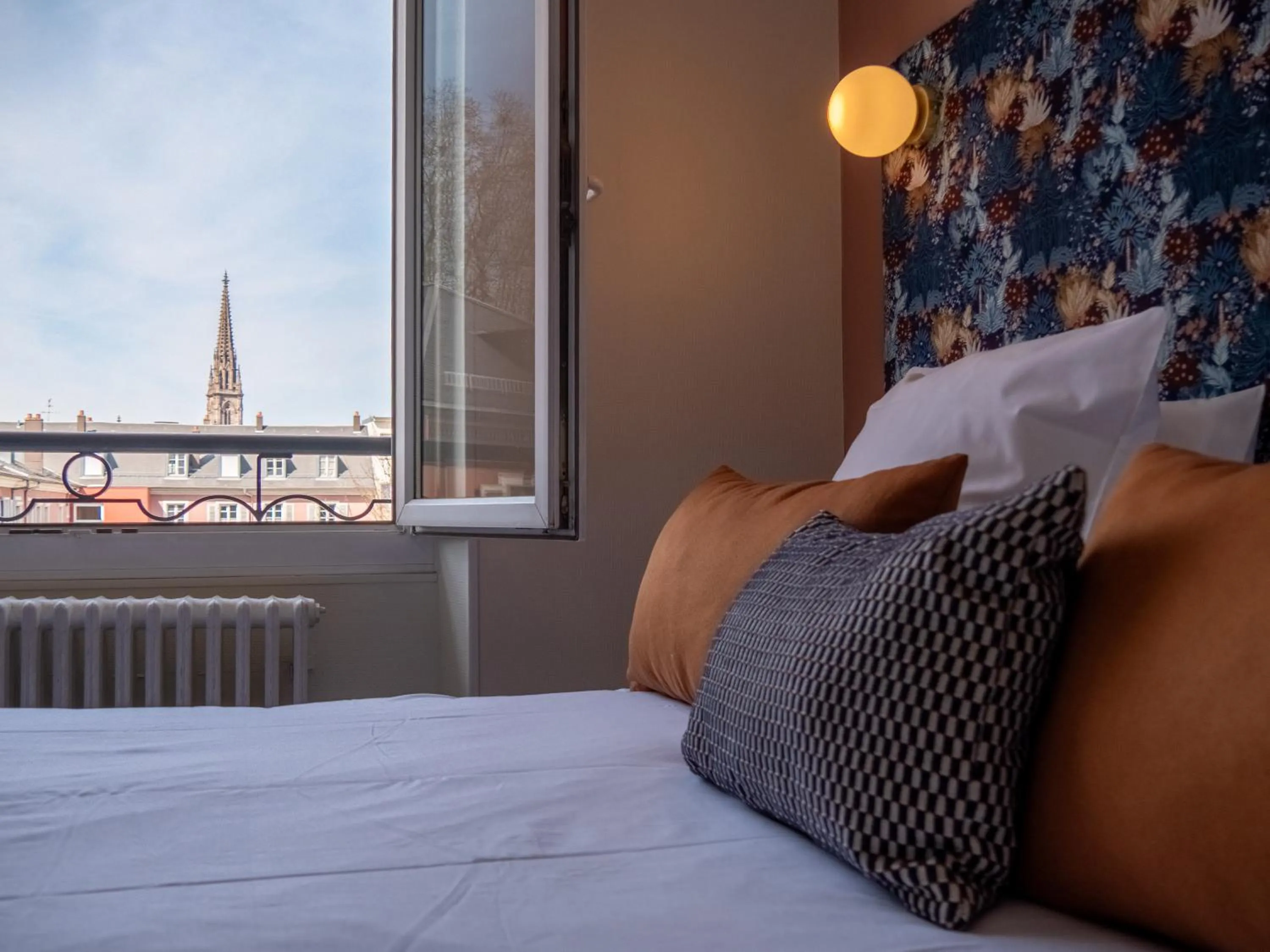 Bed in Hotel de la Bourse, Mulhouse Gare, Sure Hotel Collection by Best Western