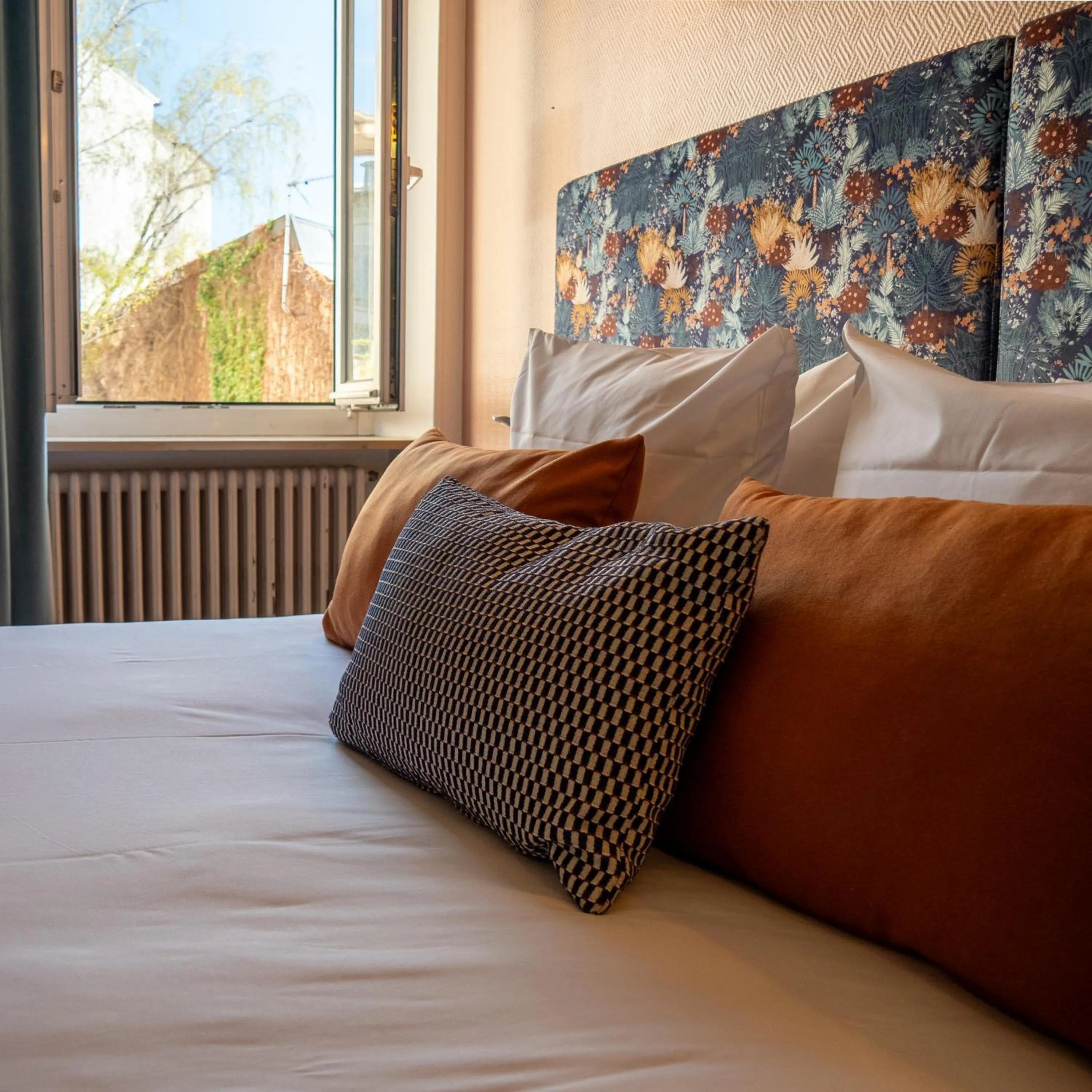Bed in Hotel de la Bourse, Mulhouse Gare, Sure Hotel Collection by Best Western