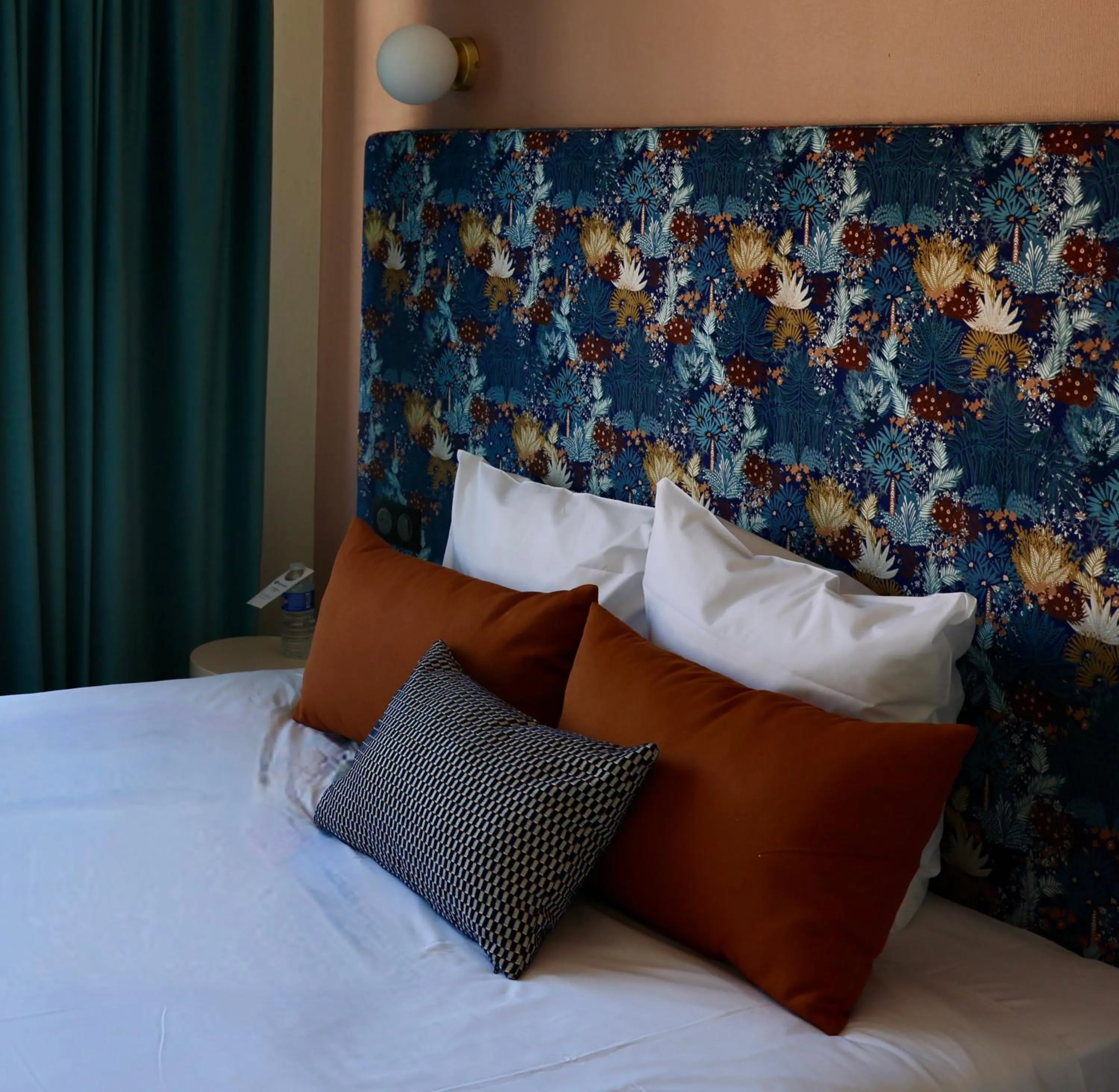 Bed in Best Western Hôtel De La Bourse