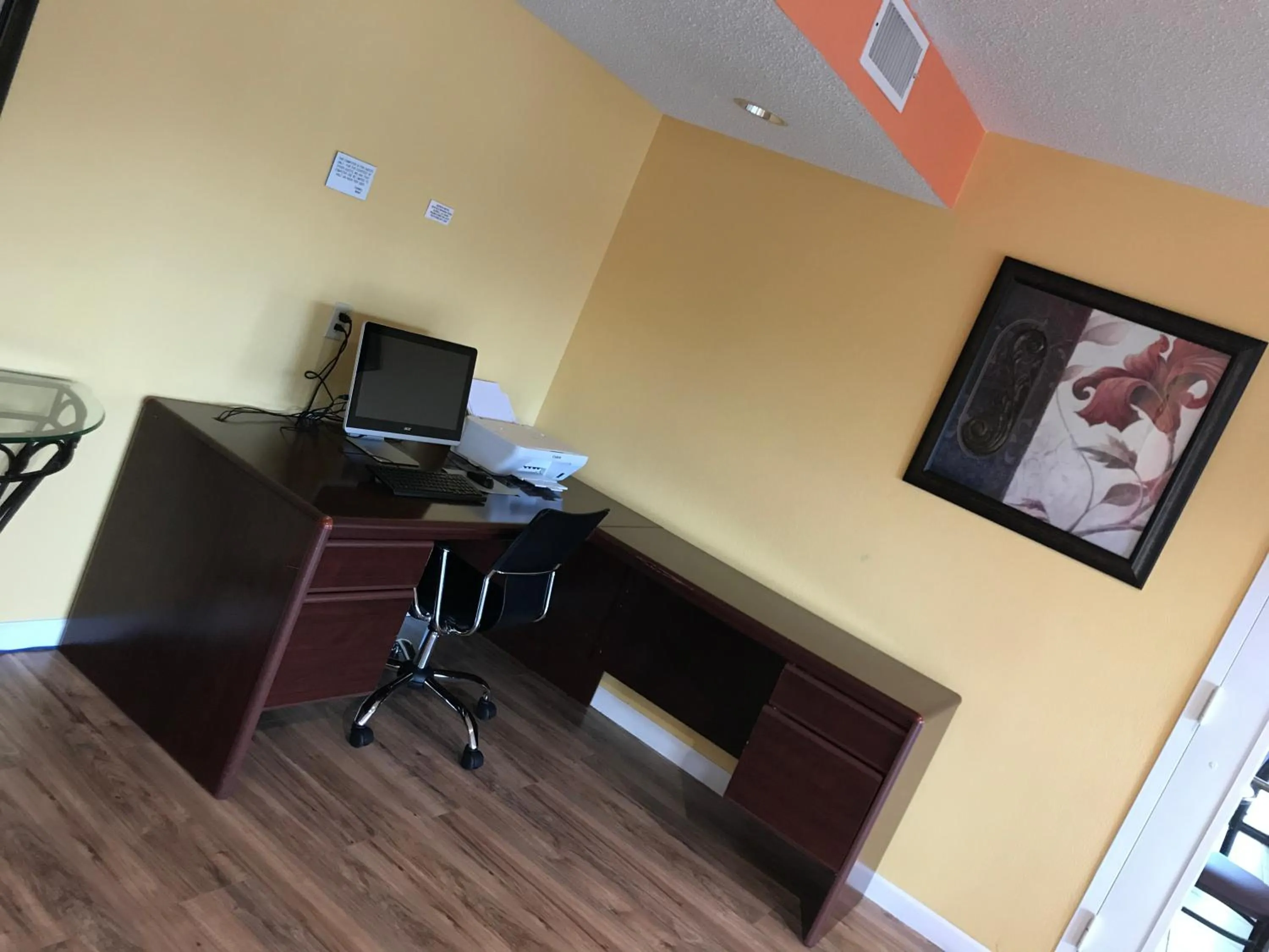 Lobby or reception in Super 8 by Wyndham Slidell