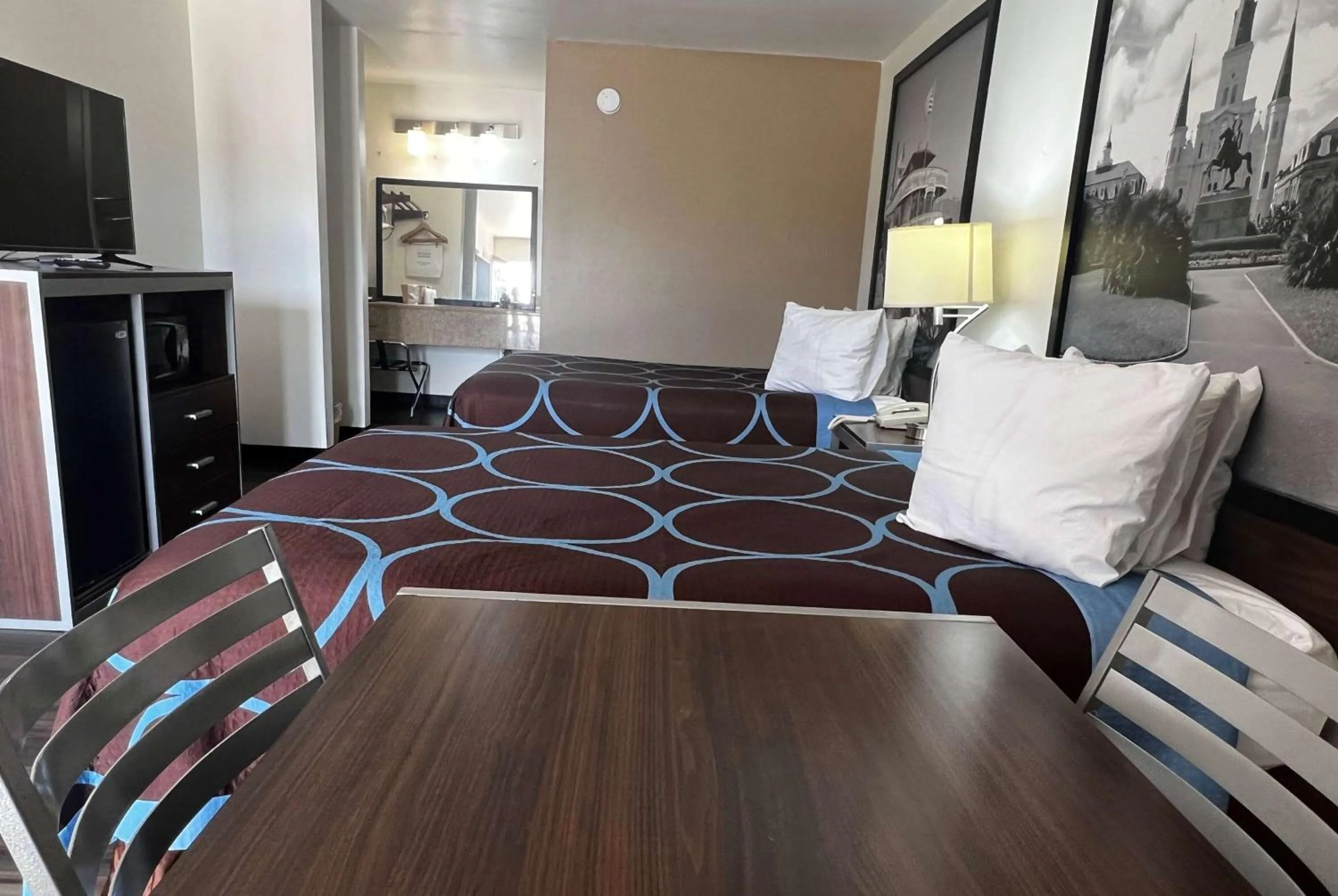 Photo of the whole room in Super 8 by Wyndham Slidell